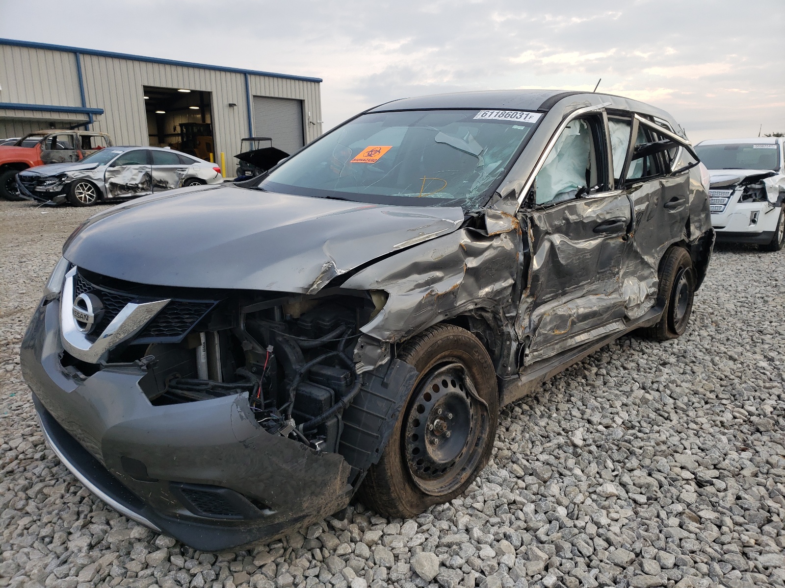 Photo 2 from auction – 2016 NISSAN ROGUE S with VIN 5N1AT2MT1GC810690