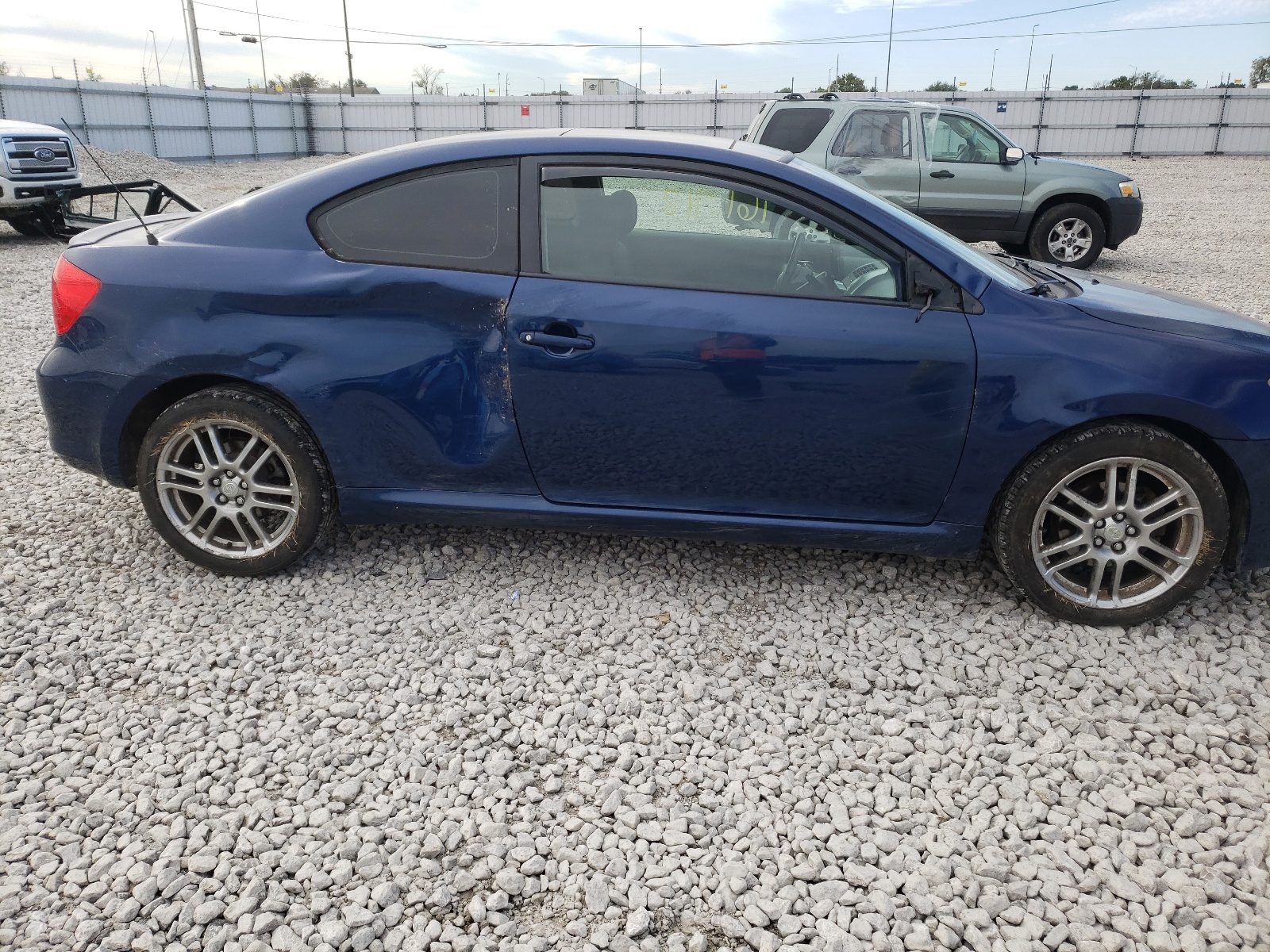 Photo 9 from auction – 2005 TOYOTA SCION TC with VIN JTKDE167850021952