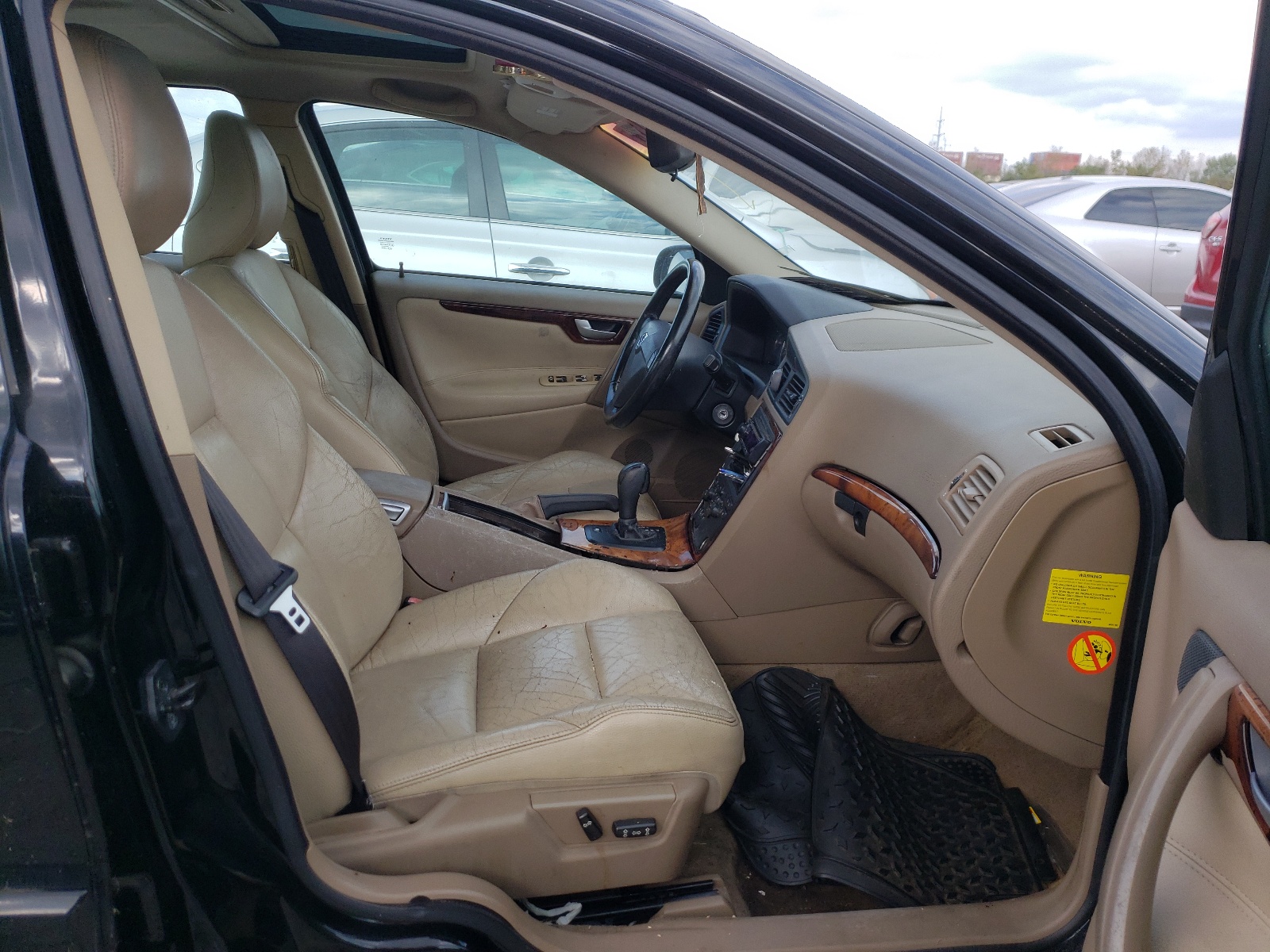 Photo 5 from auction – 2005 VOLVO S60 2.5T with VIN YV1RH592652438769