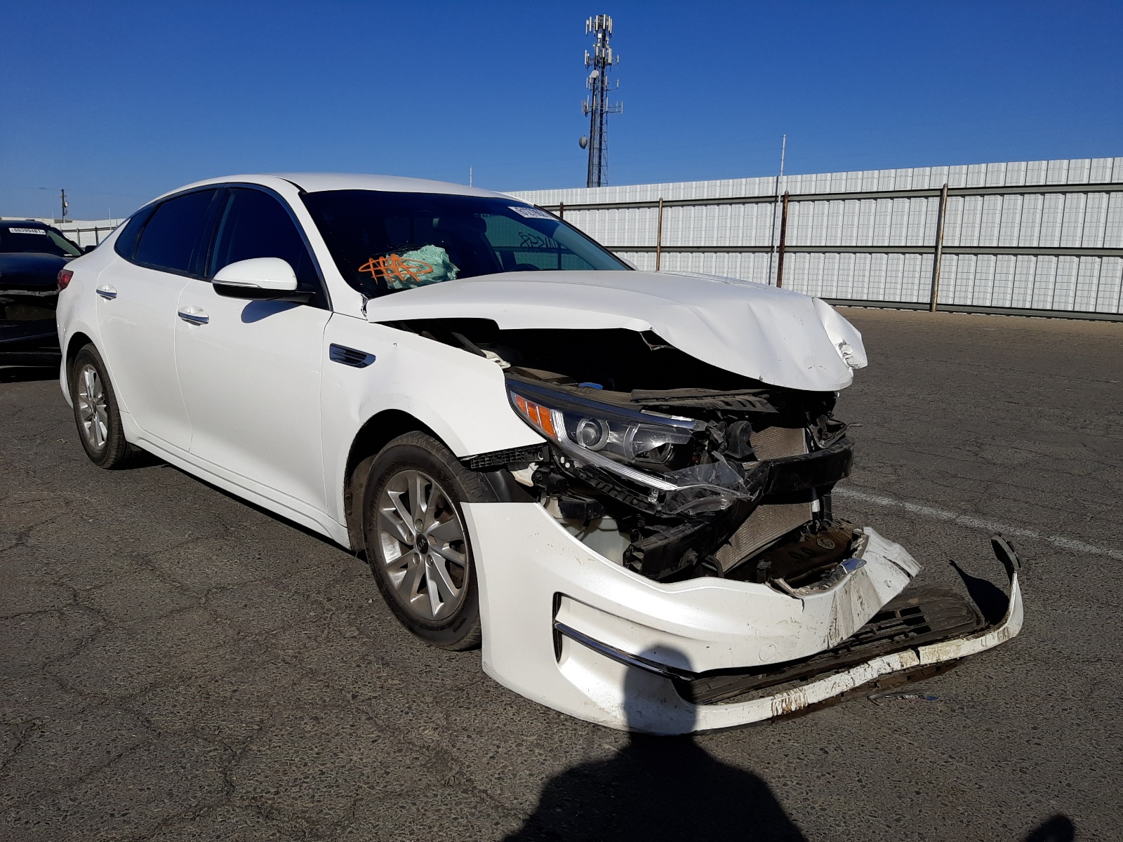 Zdjęcie 1 z aukcji – 2016 KIA OPTIMA LX z VIN KNAGT4L39G5084039