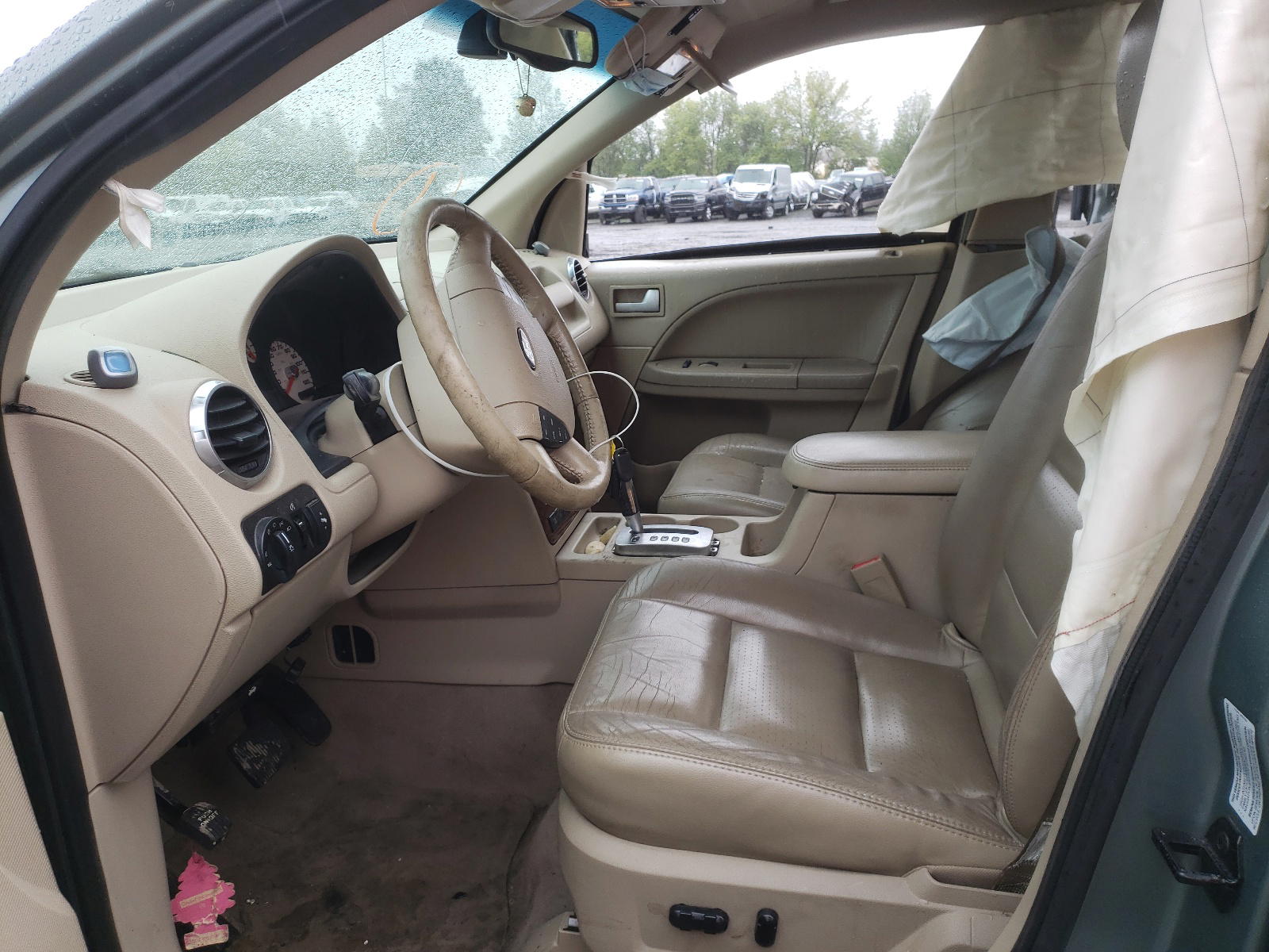 Photo 5 from auction – 2005 FORD FREESTYLE with VIN 1FMDK06145GA75676