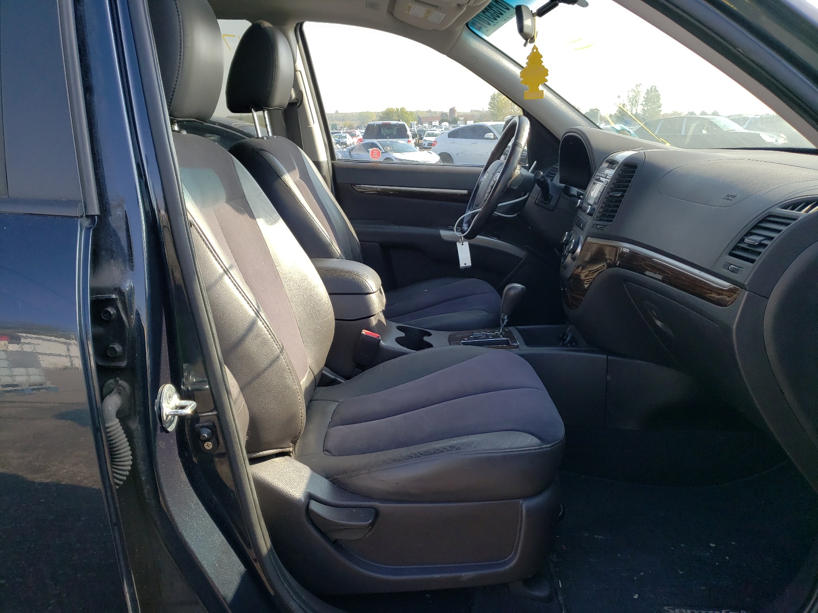 Photo 5 from auction – 2010 HYUNDAI SANTA FE G with VIN 5NMSGDAG6AH339368