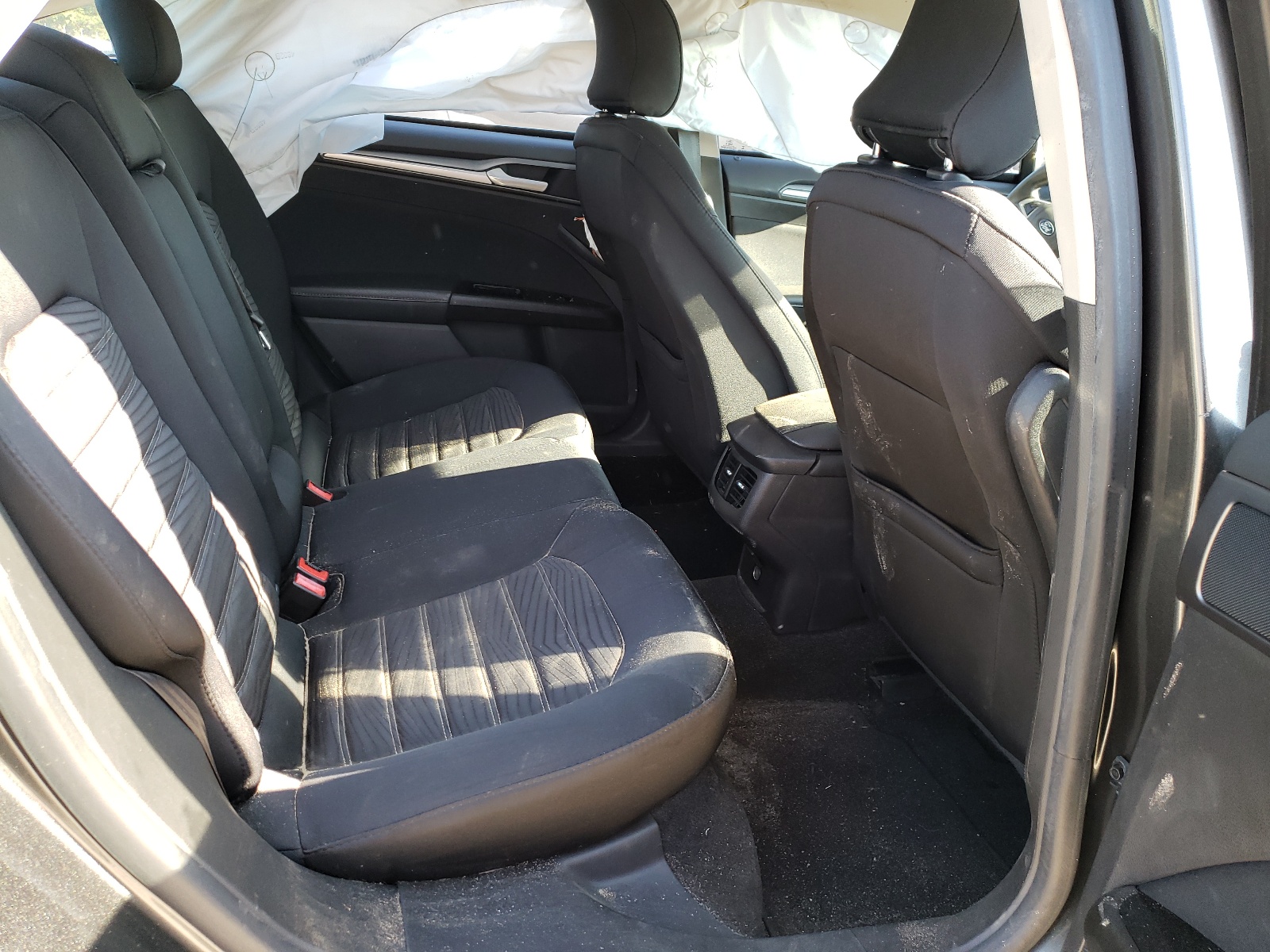 Photo 6 from auction – 2016 FORD FUSION SE with VIN 1FA6P0H70G5116437