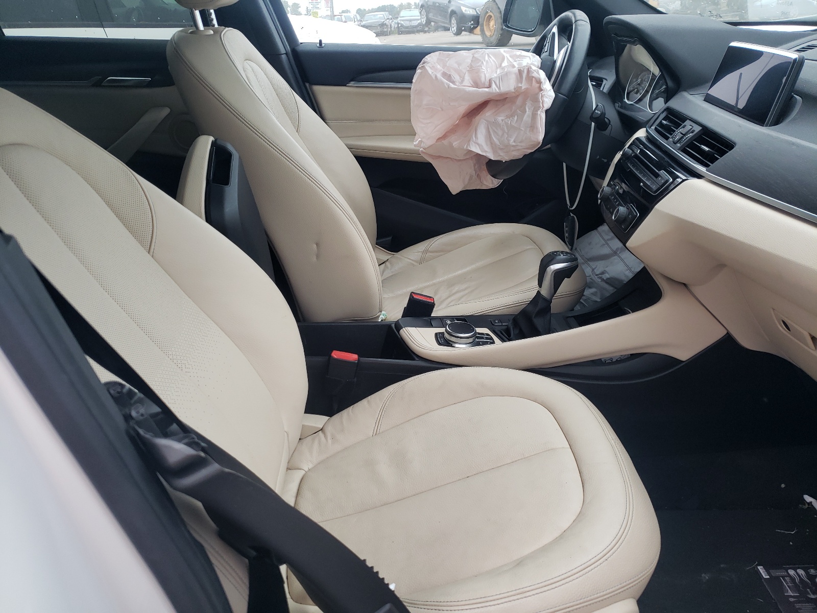 Photo 5 from auction – 2017 BMW X1 XDRIVE2 with VIN WBXHT3Z37H4A55595