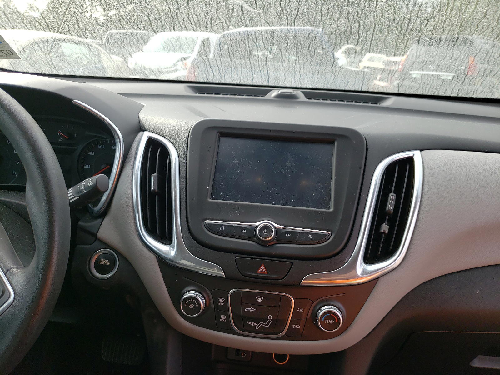Photo 9 from auction – 2018 CHEVROLET EQUINOX LT with VIN 3GNAXJEV0JS581897