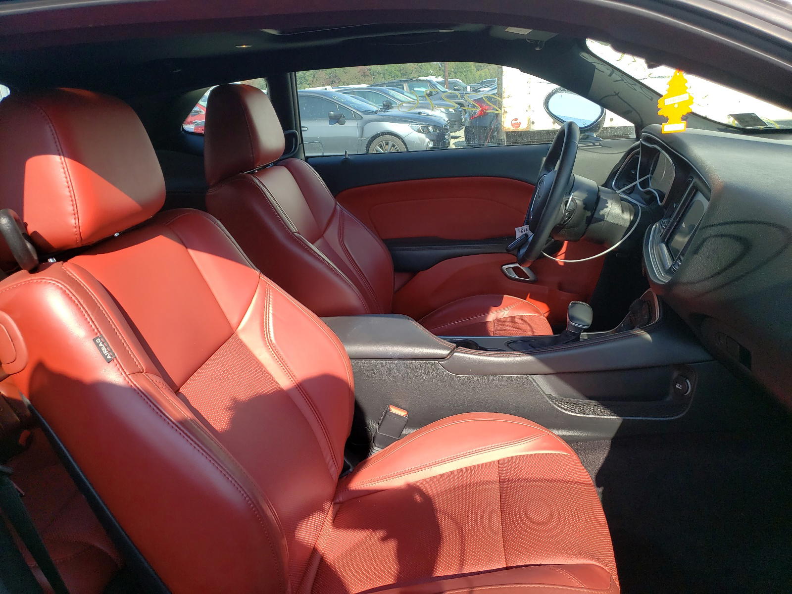 Photo 5 from auction – 2018 DODGE CHALLENGER with VIN 2C3CDZGG4JH205279