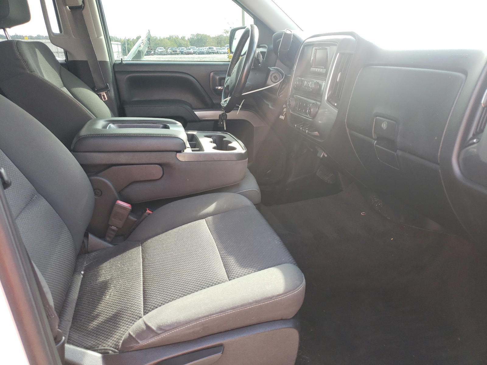 Photo 5 from auction – 2015 CHEVROLET SILVERADO with VIN 3GCUKREC5FG335388