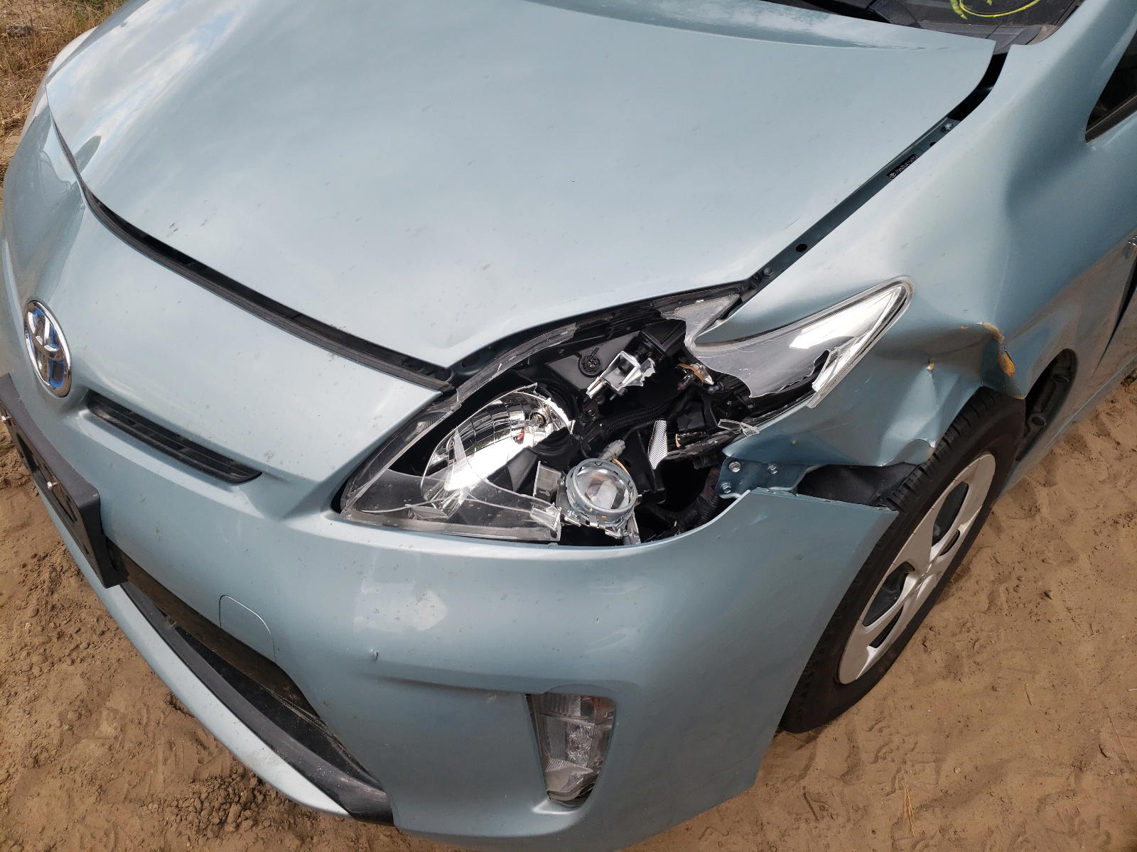 Photo 9 from auction – 2012 TOYOTA PRIUS with VIN JTDKN3DU4C1547554