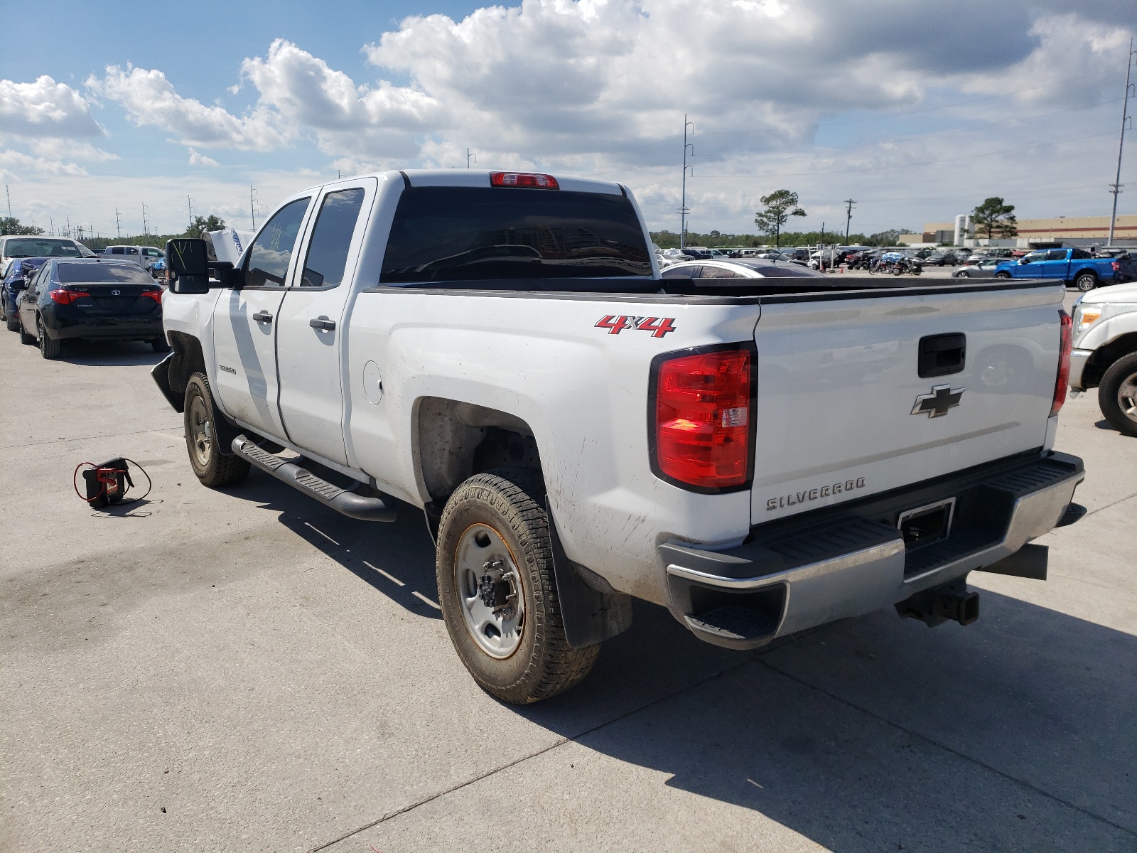 Photo 3 from auction – 2018 CHEVROLET SILVERADO with VIN 1GC2KUEY2JZ221427