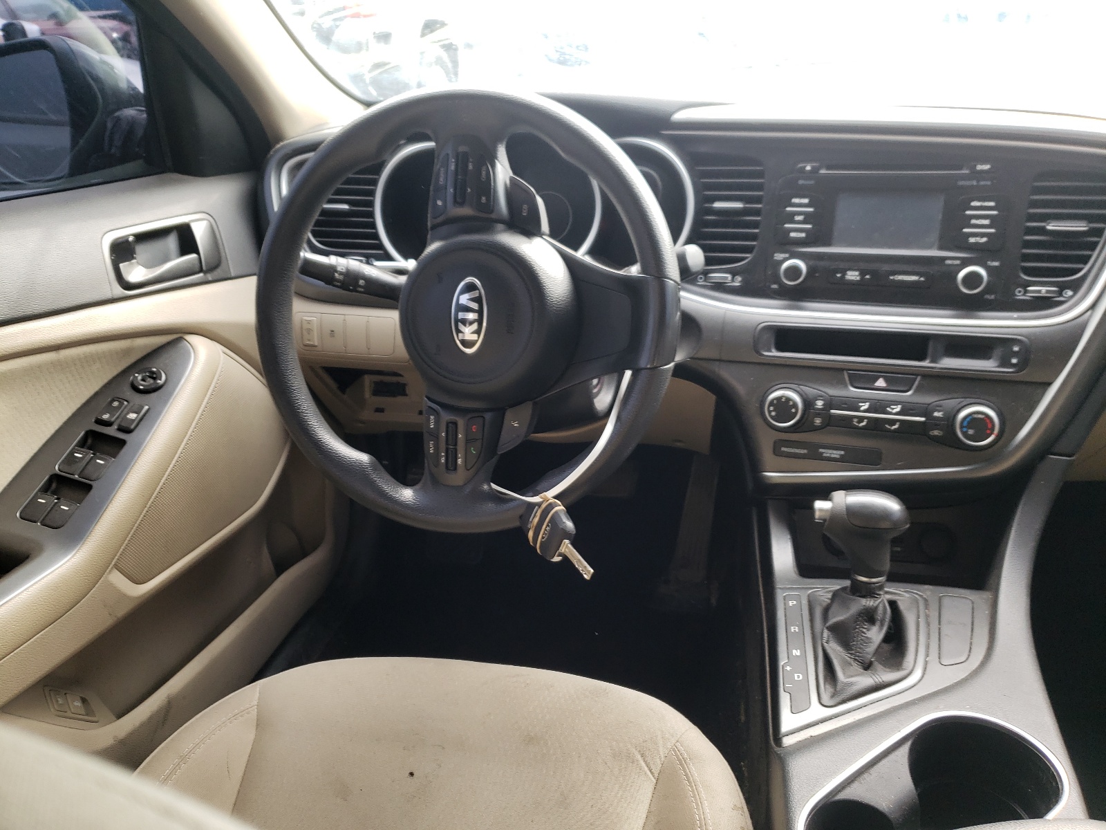 Photo 9 from auction – 2015 KIA OPTIMA LX with VIN 5XXGM4A71FG468428