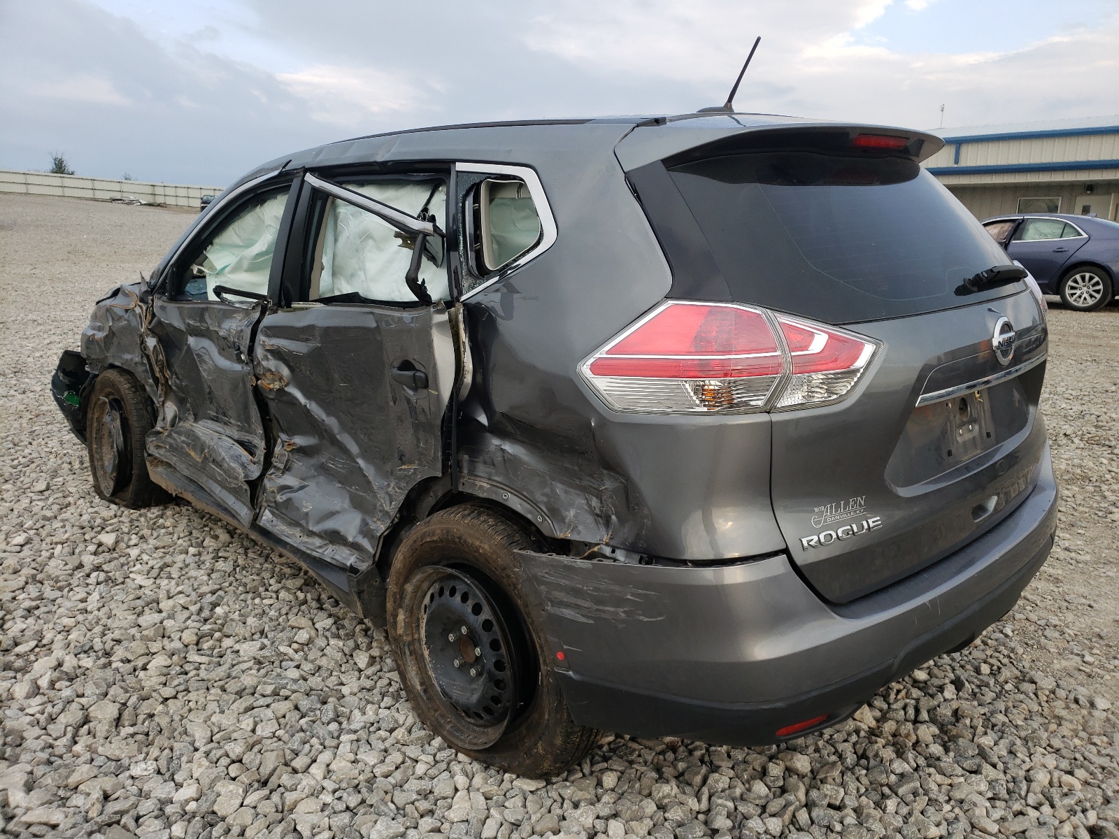 Photo 3 from auction – 2016 NISSAN ROGUE S with VIN 5N1AT2MT1GC810690