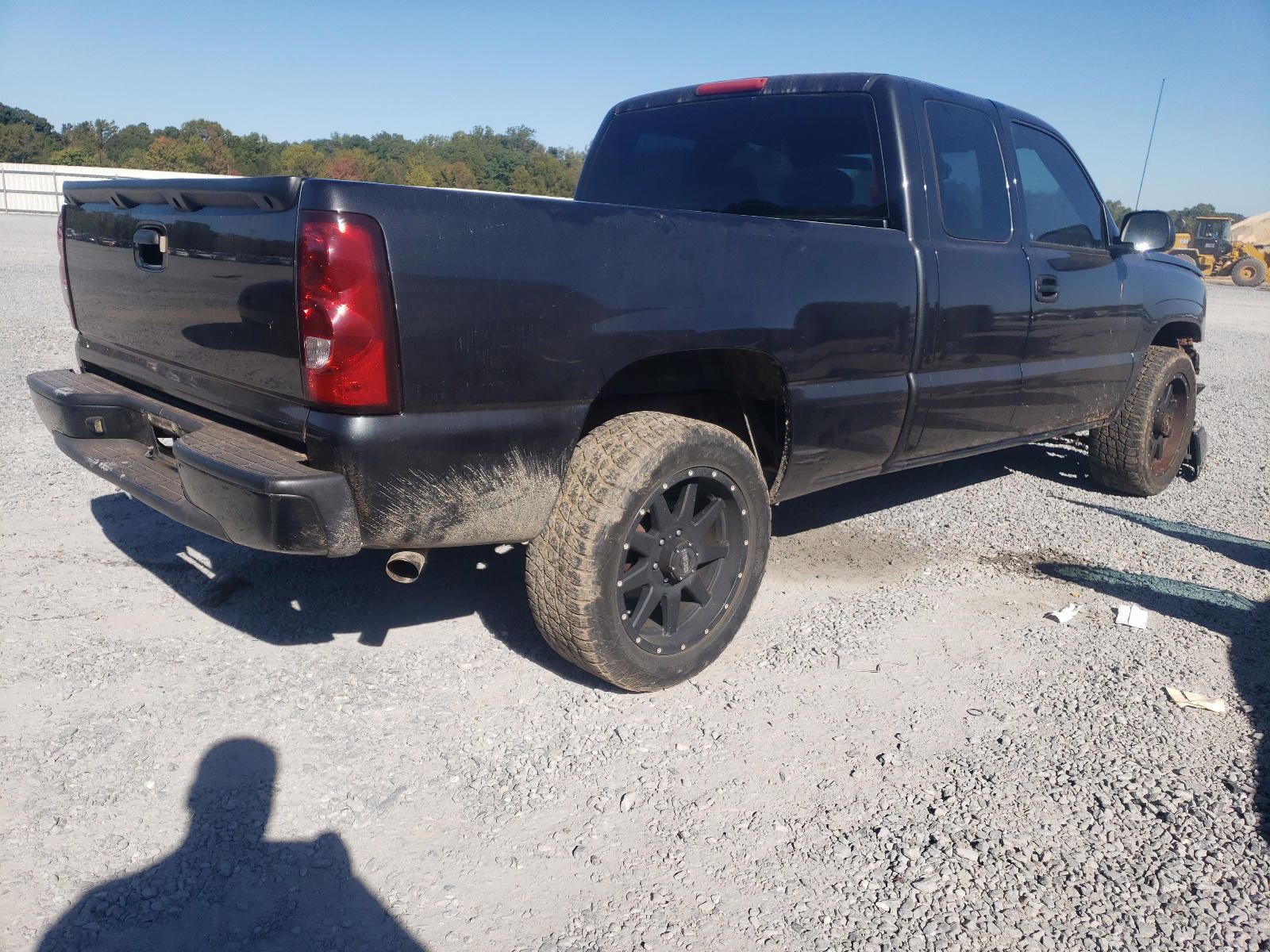 Photo 4 from auction – 2004 CHEVROLET SILVERADO with VIN 1GCEC19V24Z122636