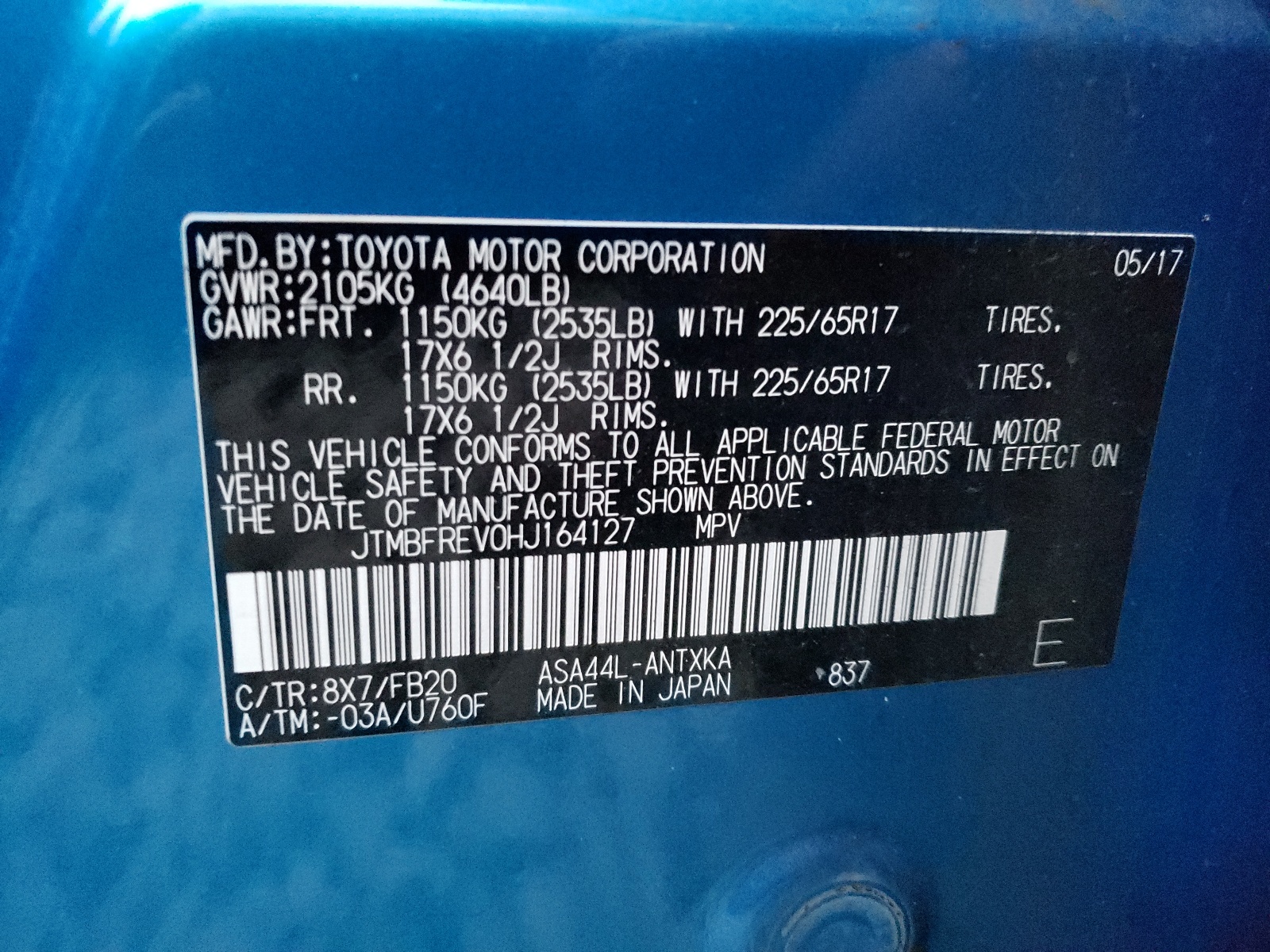 Photo 10 from auction – 2017 TOYOTA RAV4 LE with VIN JTMBFREV0HJ164127