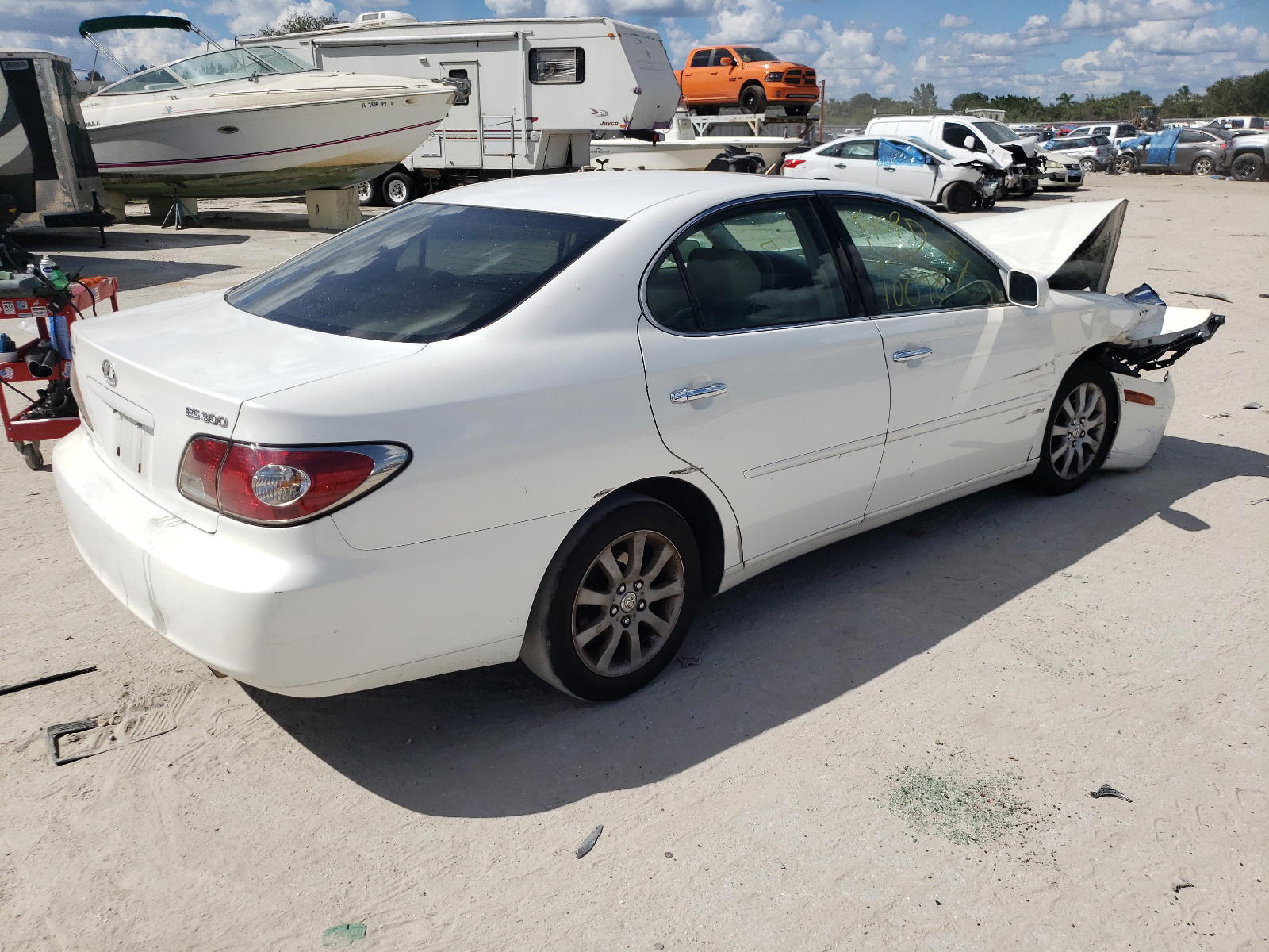 Photo 4 from auction – 2002 LEXUS ES 300 with VIN JTHBF30G720024819