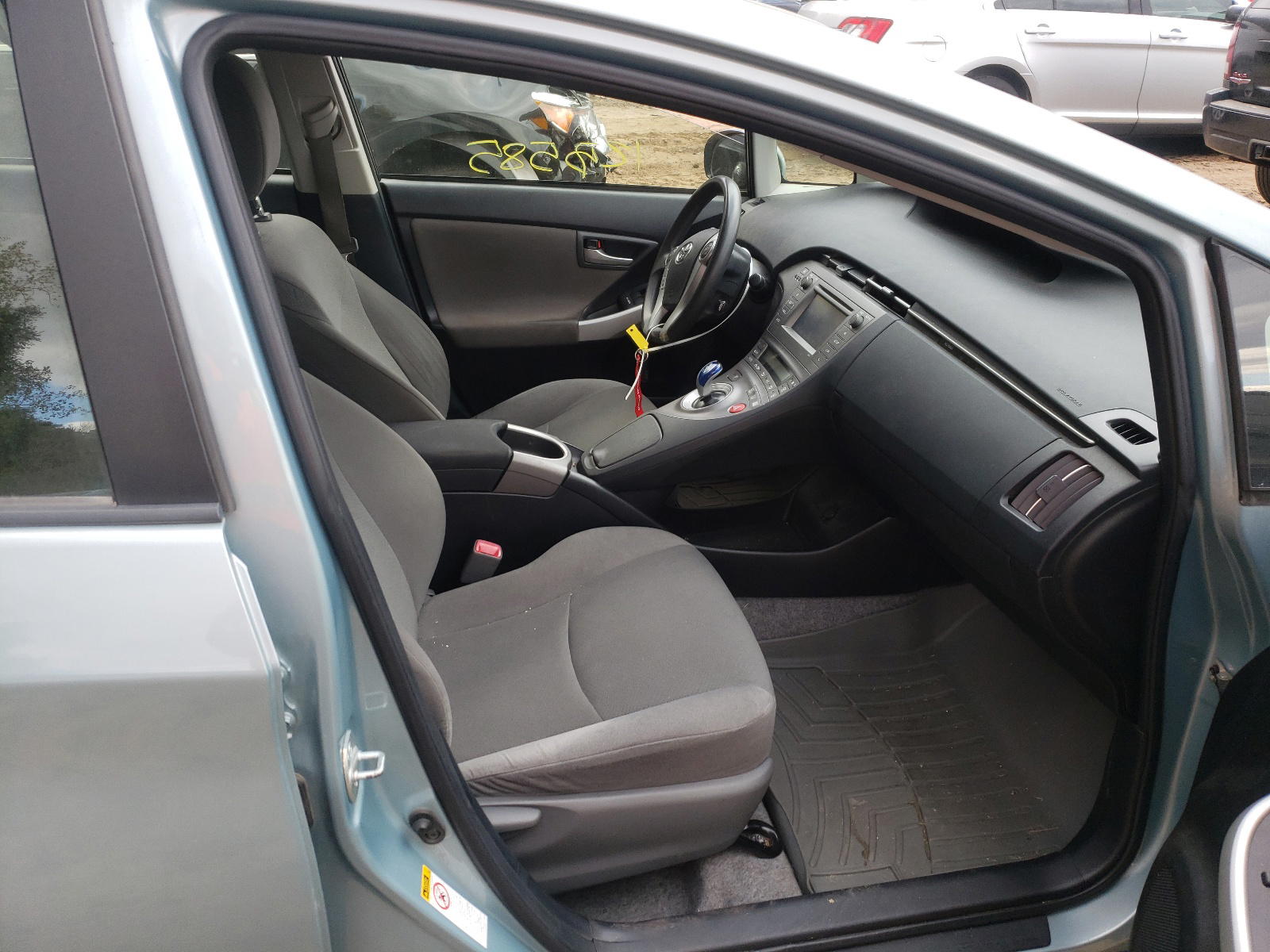Photo 5 from auction – 2012 TOYOTA PRIUS with VIN JTDKN3DU4C1547554