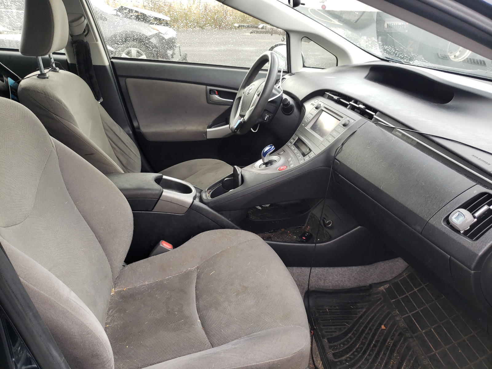 Photo 5 from auction – 2015 TOYOTA PRIUS with VIN JTDKN3DU1F0424448