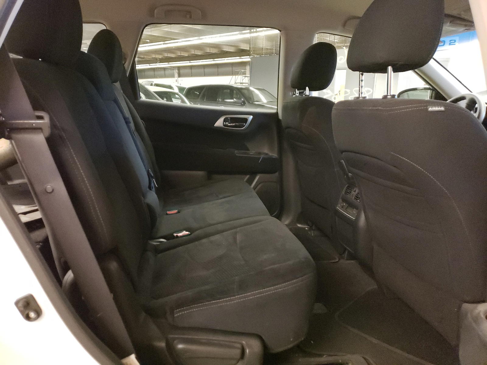 Photo 6 from auction – 2013 NISSAN PATHFINDER with VIN 5N1AR2MM1DC635876
