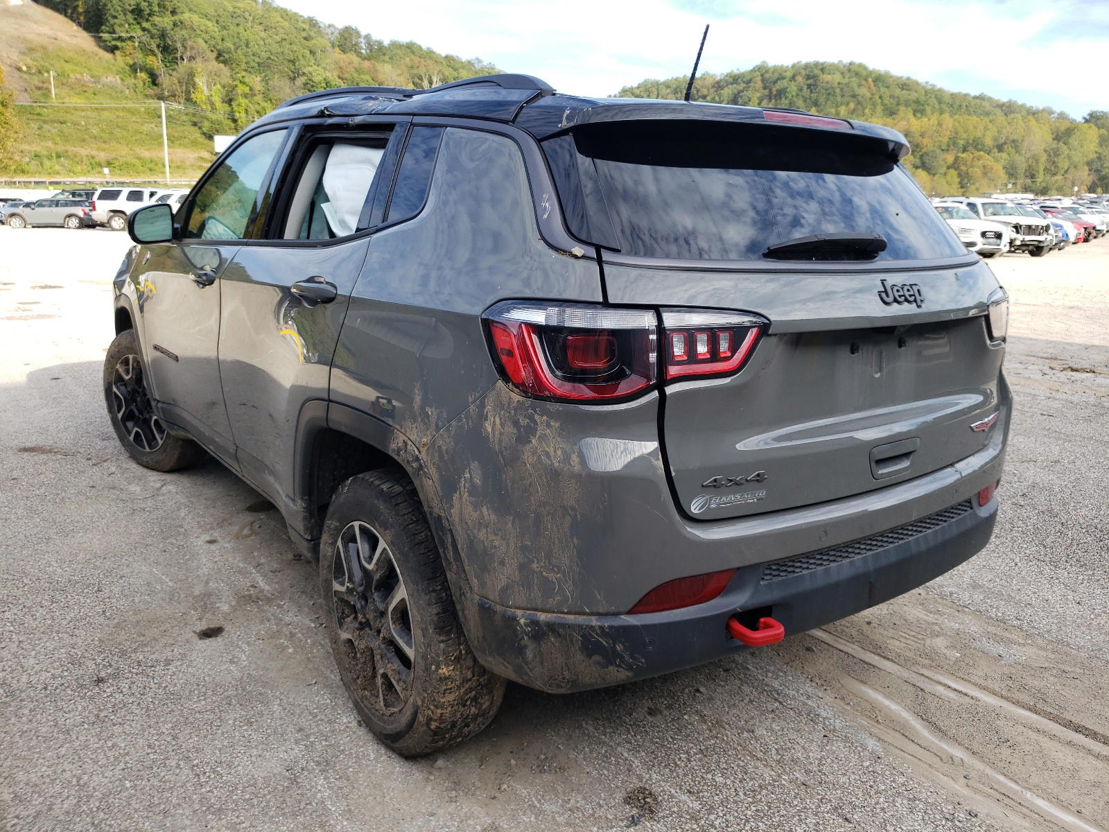 Photo 3 from auction – 2021 JEEP COMPASS TR with VIN 3C4NJDDB3MT525195