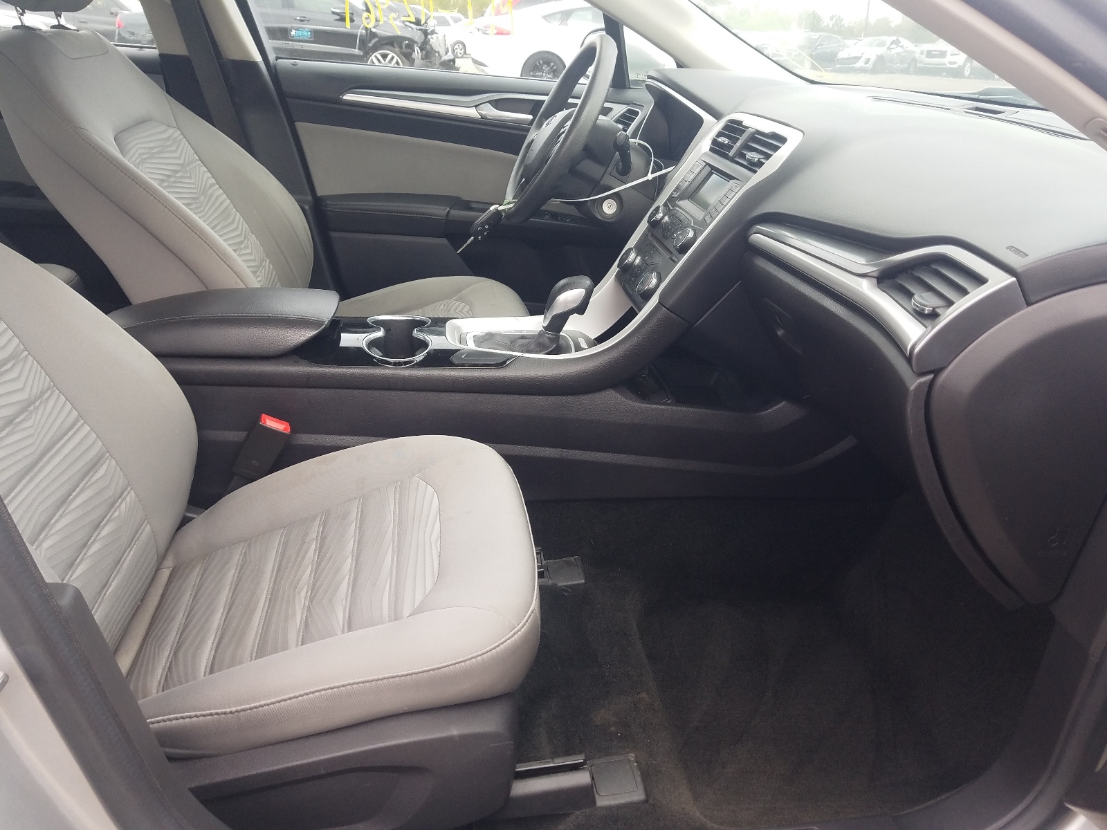Photo 5 from auction – 2016 FORD FUSION S with VIN 1FA6P0G72G5109023