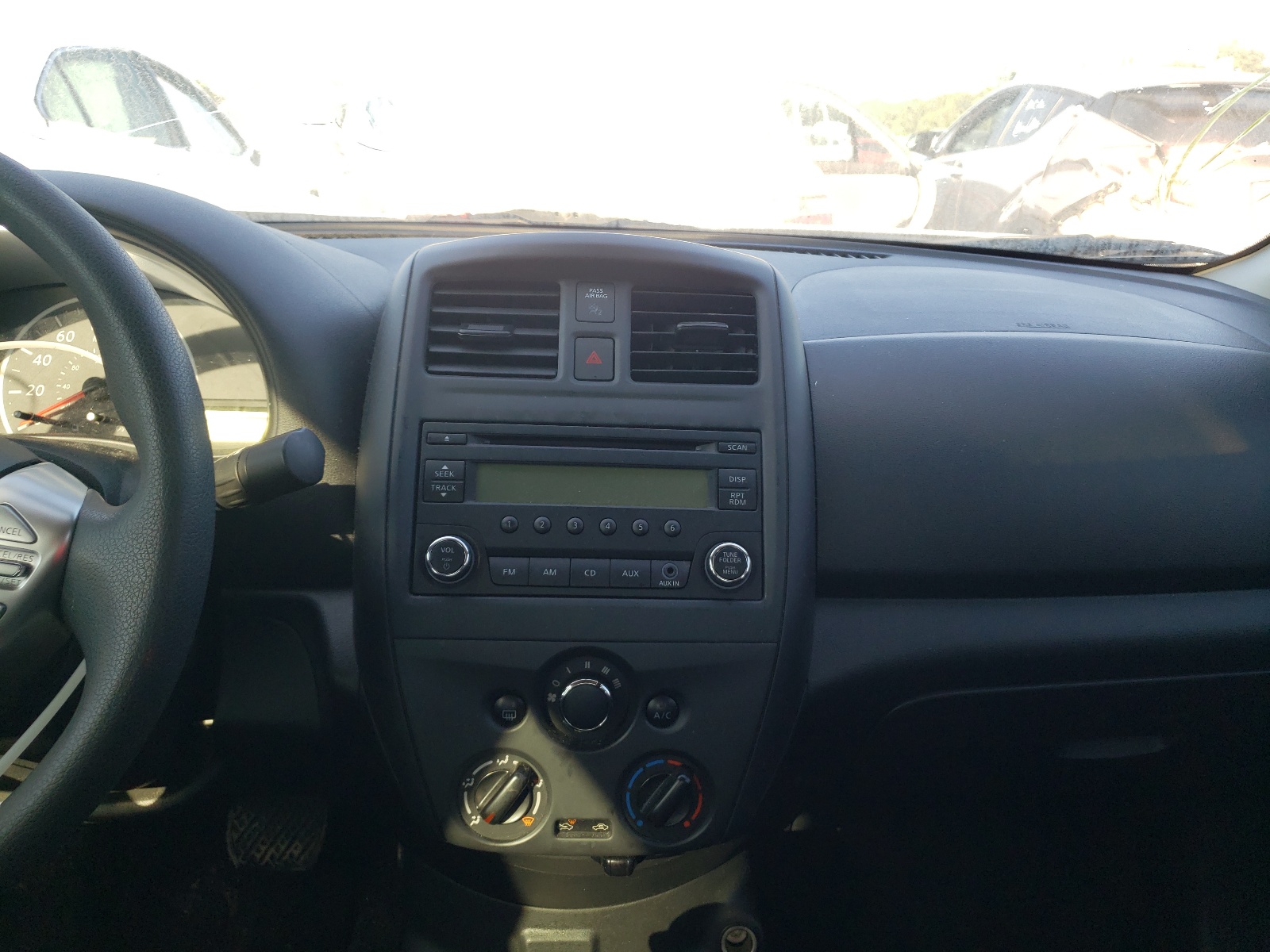 Photo 9 from auction – 2018 NISSAN VERSA S with VIN 3N1CN7AP6JL835367
