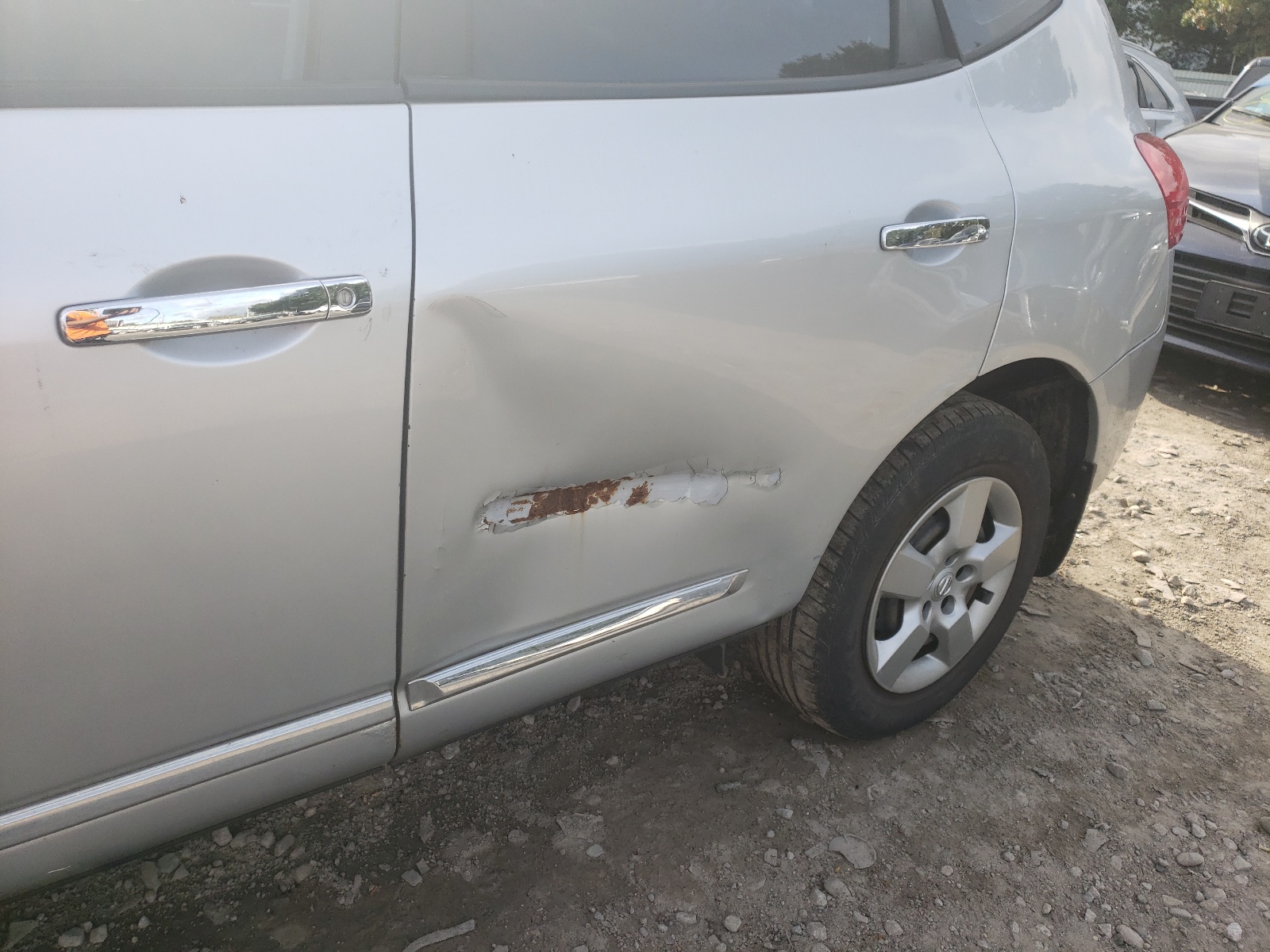 Photo 9 from auction – 2011 NISSAN ROGUE S with VIN JN8AS5MV7BW661854
