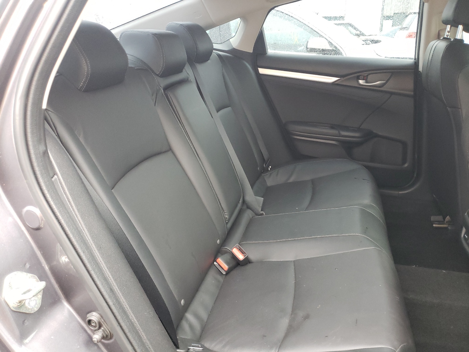 Photo 6 from auction – 2016 HONDA CIVIC TOUR with VIN 19XFC1F92GE210467
