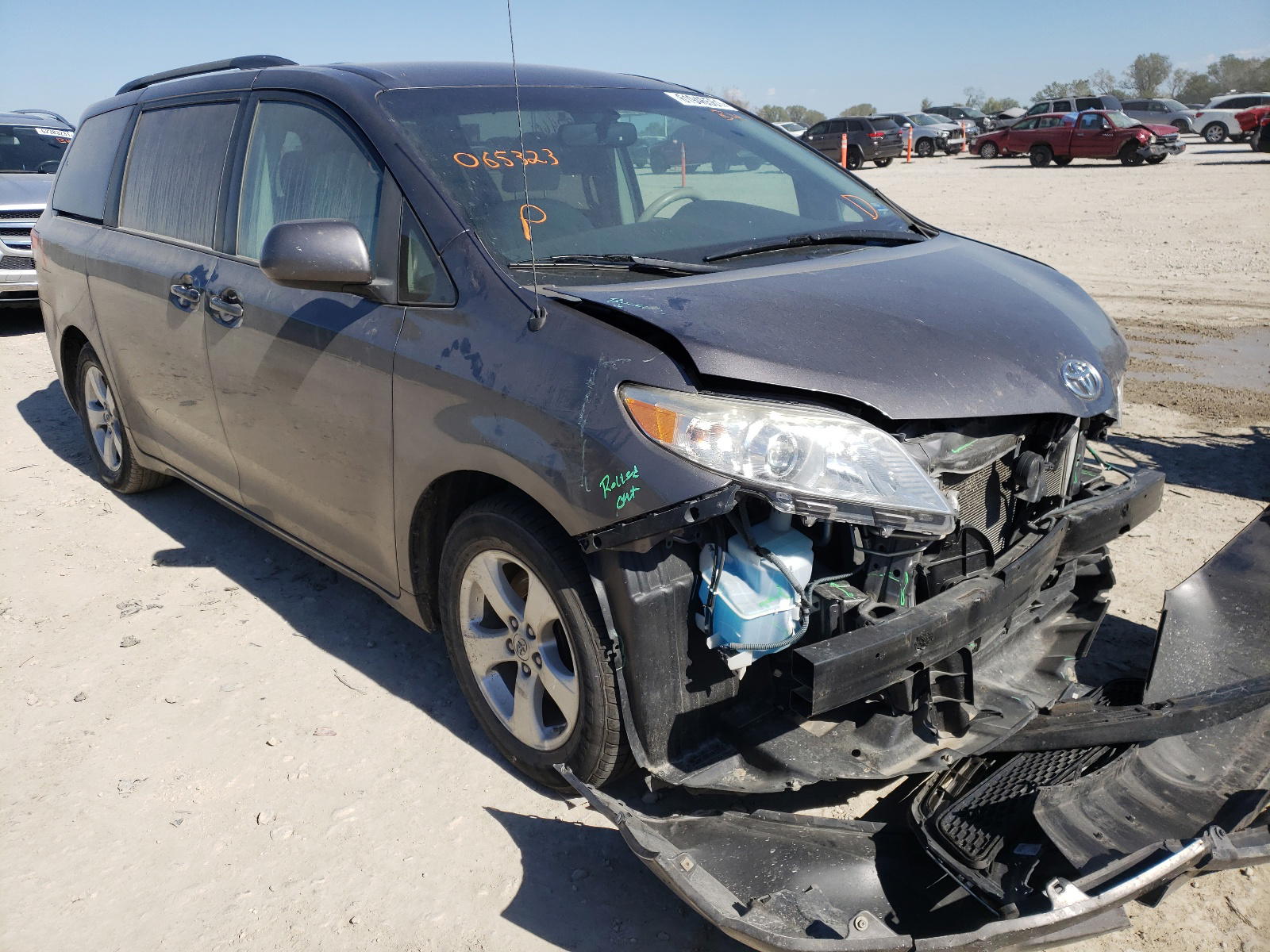TOYOTA SIENNA LE 2011 with VIN 5TDKK3DC5BS065323 - Photo from auction