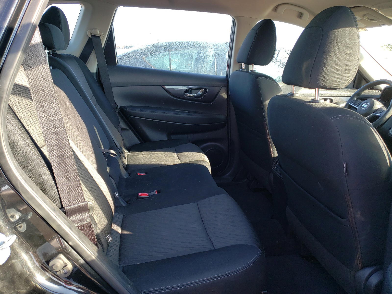 Photo 6 from auction – 2017 NISSAN ROGUE S with VIN KNMAT2MV2HP522936