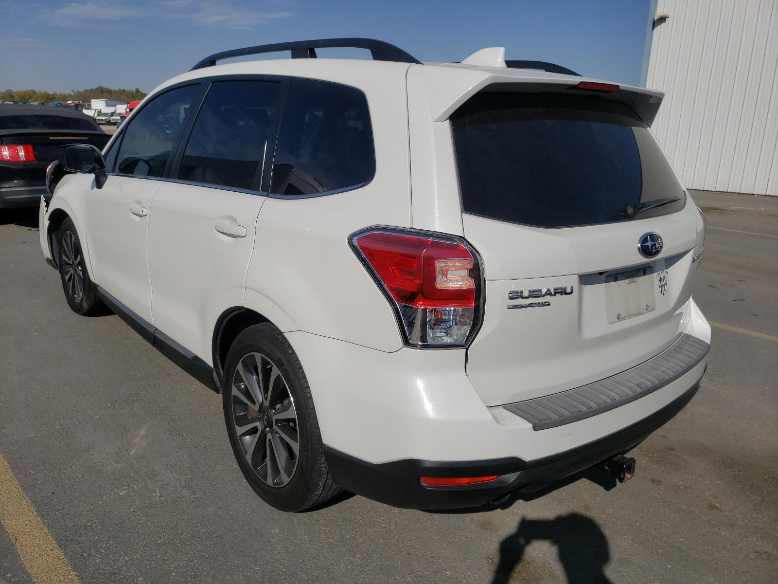 Photo 3 from auction – 2017 SUBARU FORESTER 2 with VIN JF2SJGTC4HH408083
