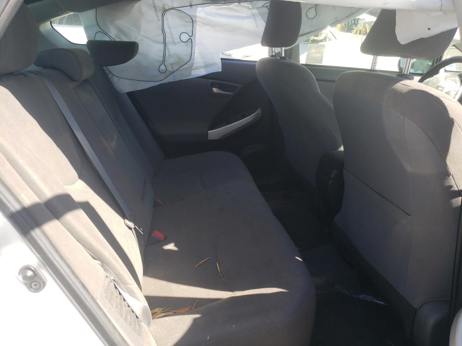 Photo 6 from auction – 2015 TOYOTA PRIUS with VIN JTDKN3DU8F1933916