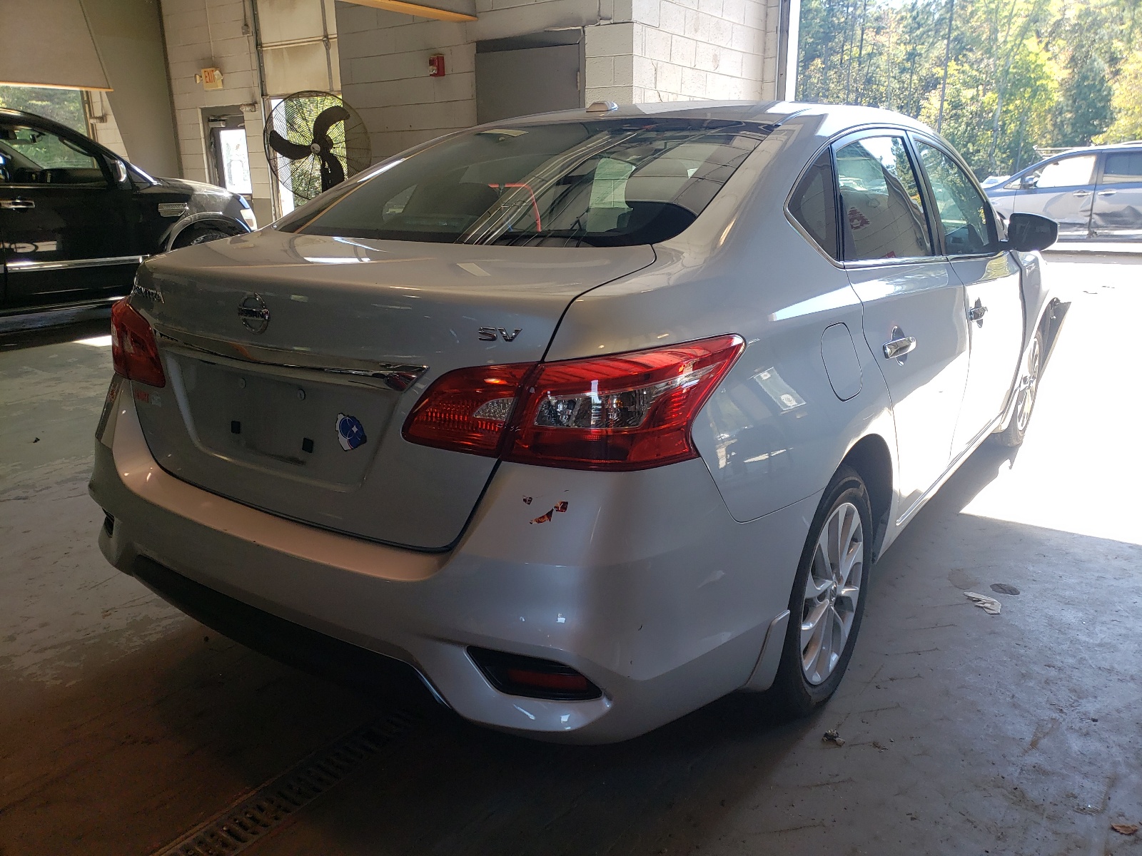 Photo 4 from auction – 2019 NISSAN SENTRA S with VIN 3N1AB7AP2KY250189