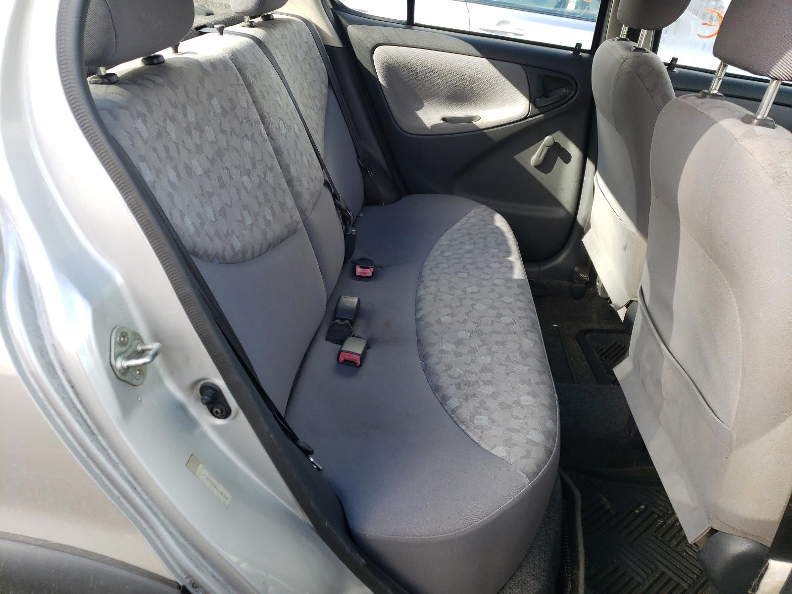 Photo 6 from auction – 2001 TOYOTA ECHO with VIN JTDBT123410121970