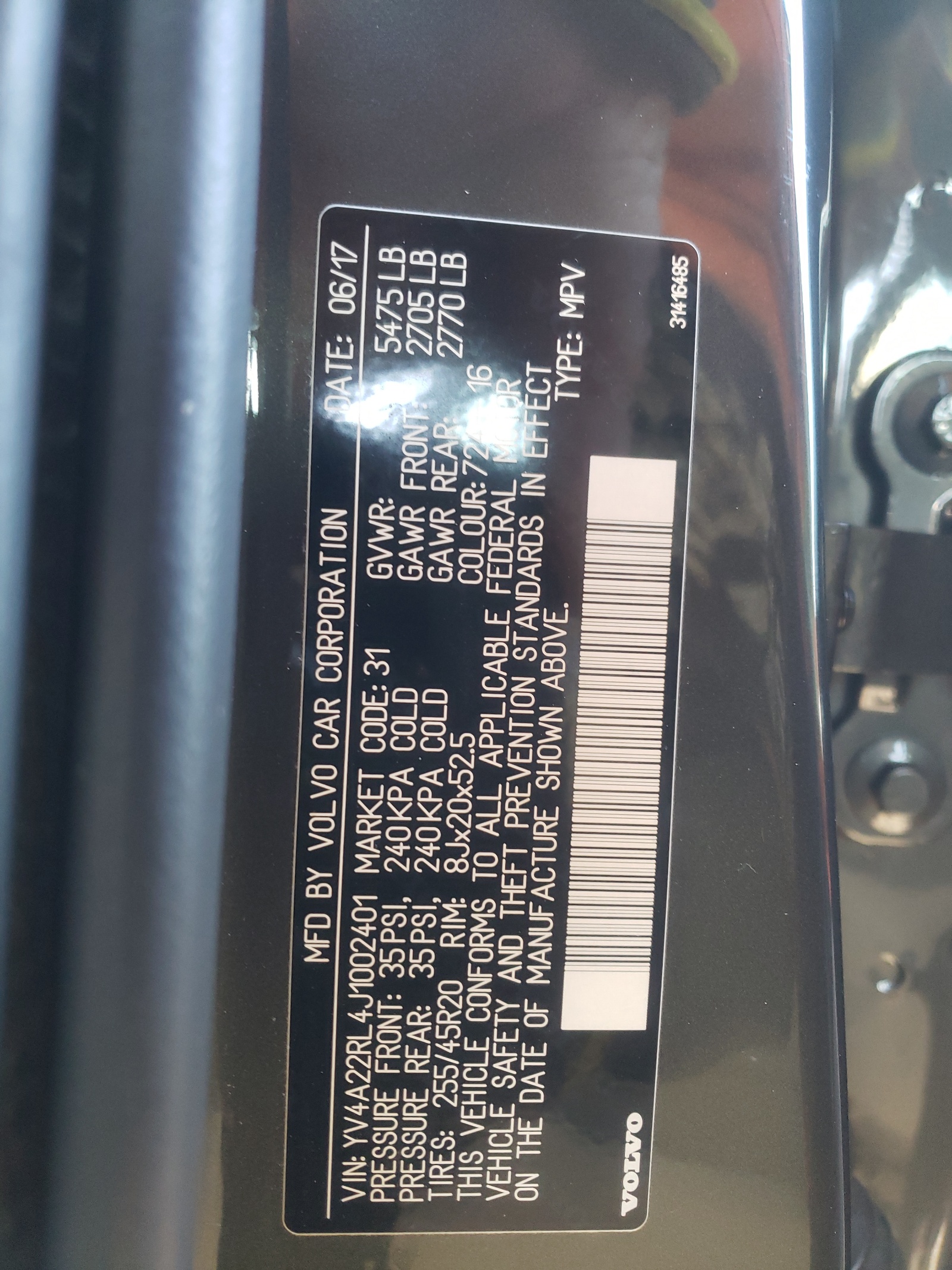 Photo 10 from auction – 2018 VOLVO XC60 T6 IN with VIN YV4A22RL4J1002401