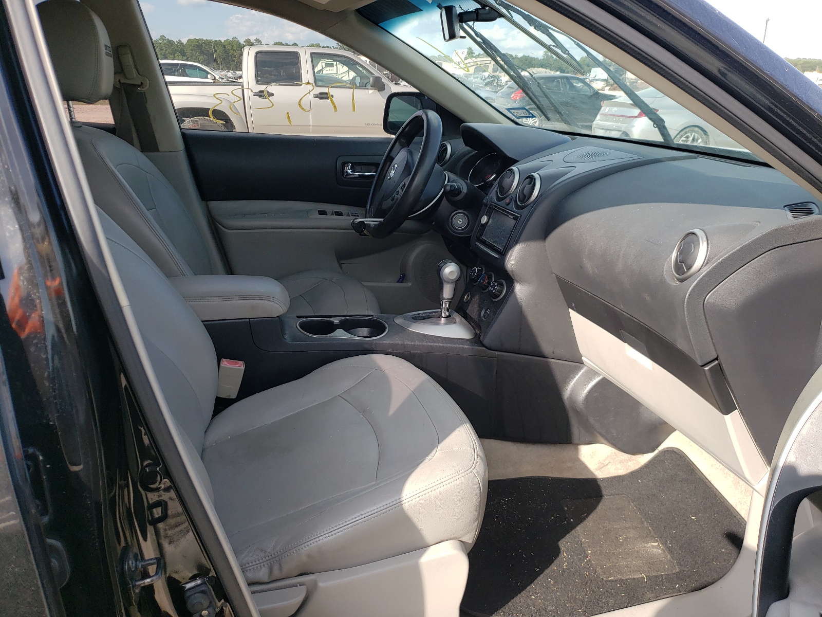 Photo 5 from auction – 2011 NISSAN ROGUE S with VIN JN8AS5MT9BW569403