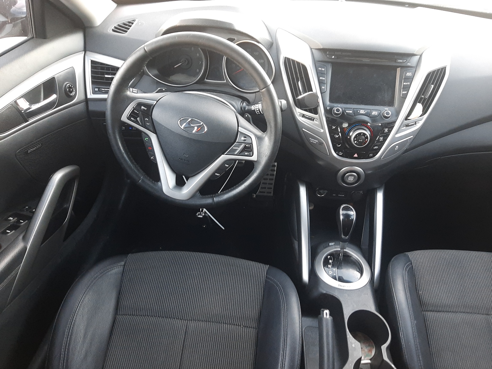 Photo 9 from auction – 2013 HYUNDAI VELOSTER with VIN KMHTC6AD9DU141068