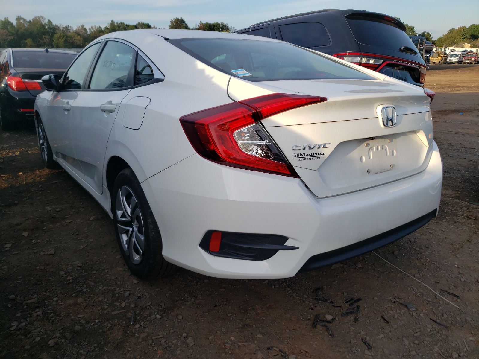 Photo 3 from auction – 2017 HONDA CIVIC LX with VIN 2HGFC2F51HH533466