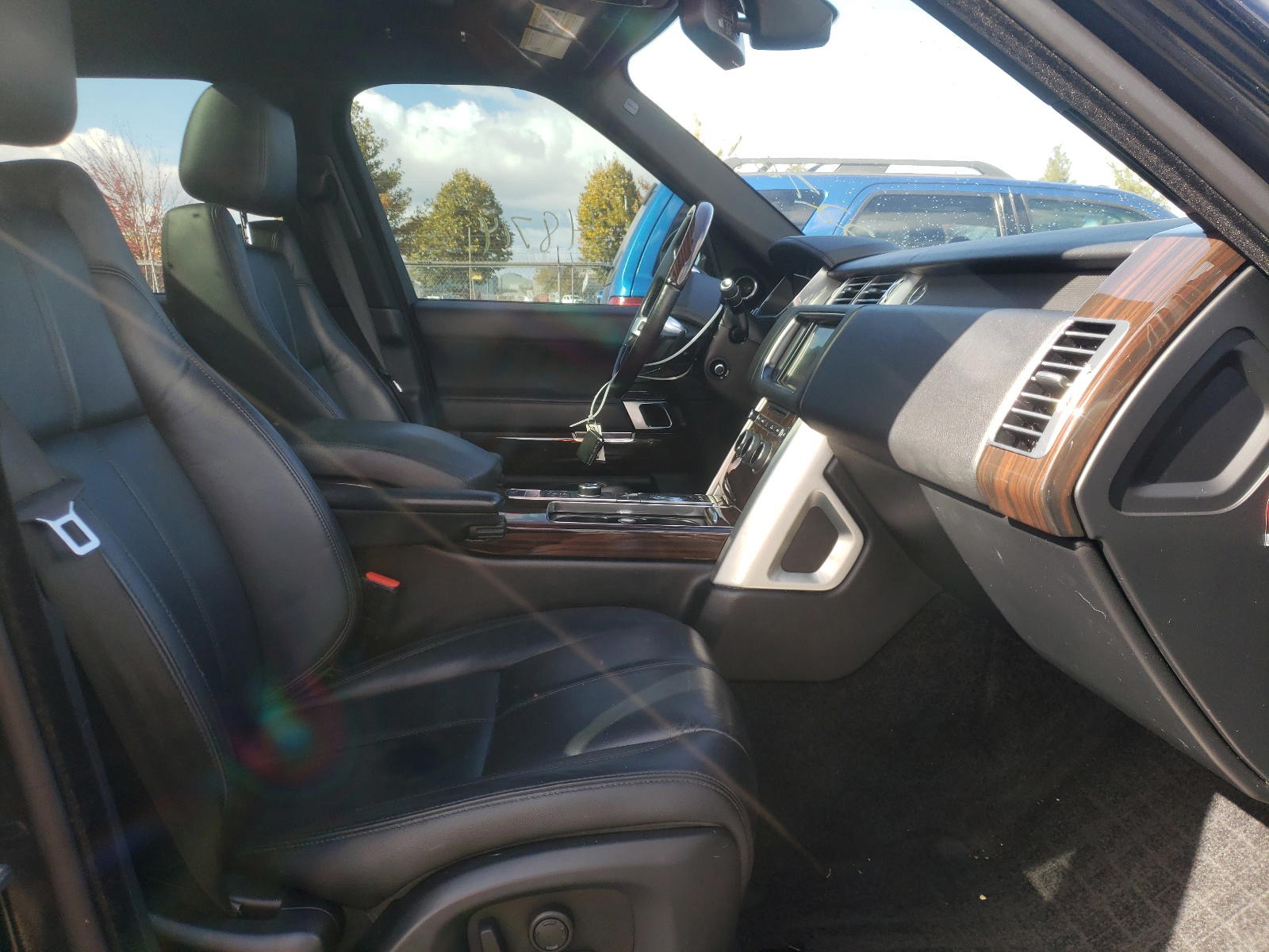 Photo 5 from auction – 2016 LAND ROVER RANGE ROVE with VIN SALGR2KFXGA296918