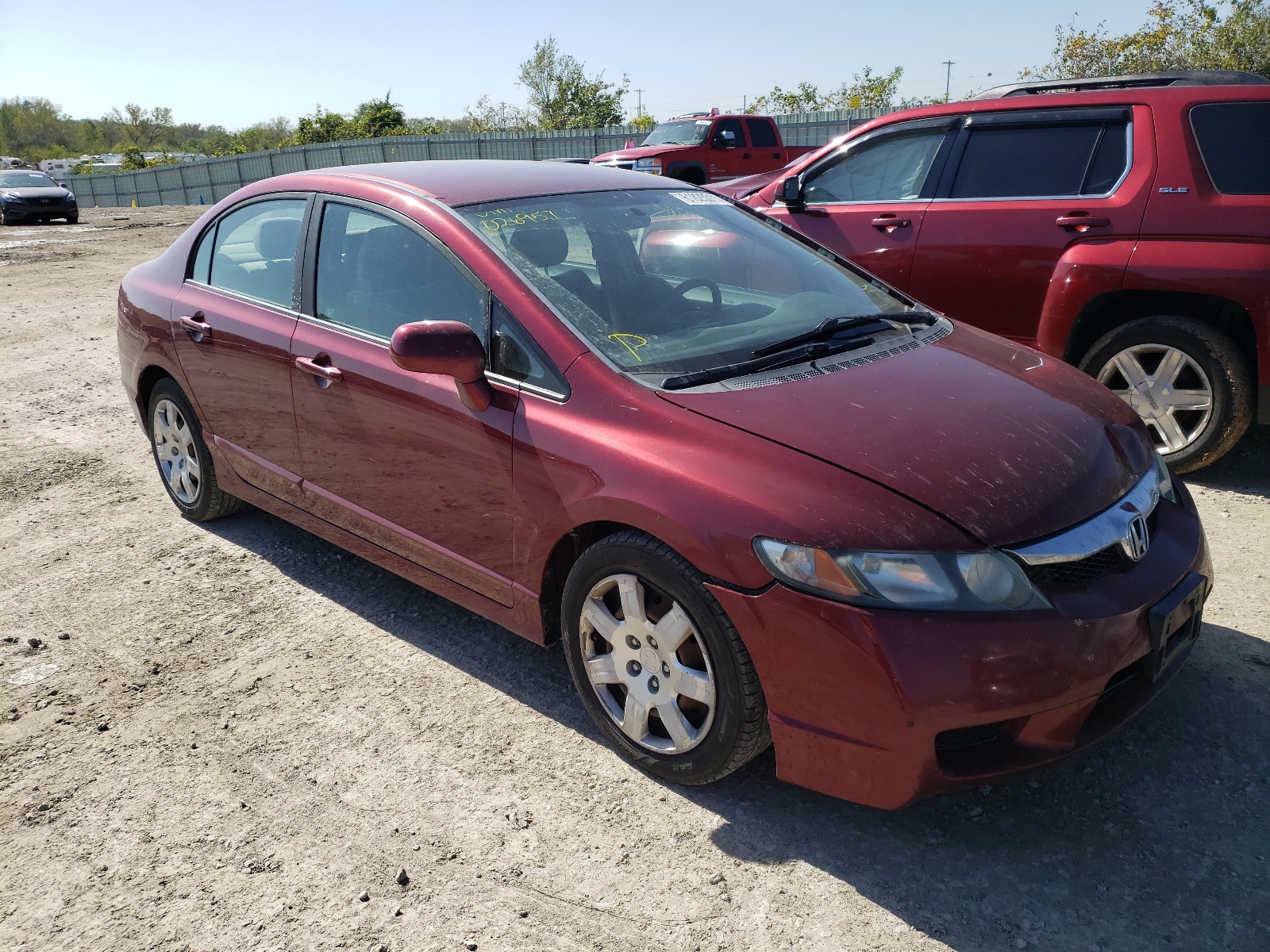 HONDA CIVIC LX 2011 with VIN 19XFA1F53BE026957 - Photo from auction