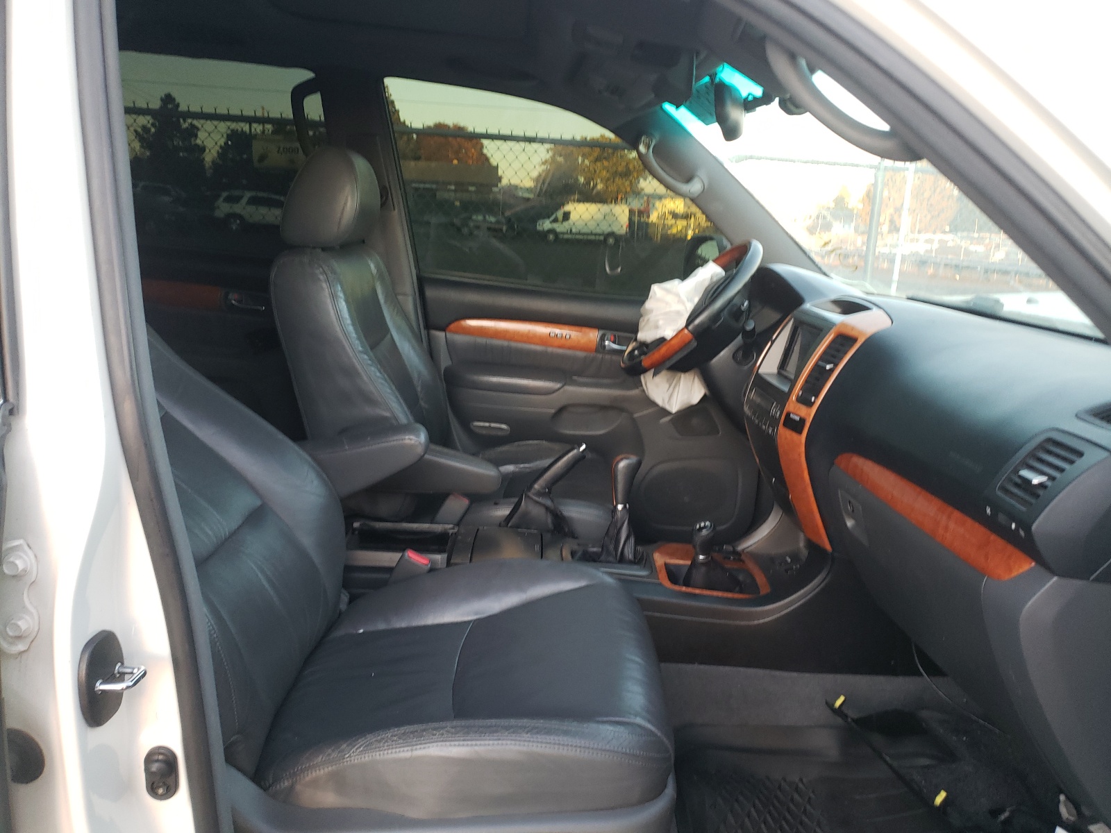 Photo 5 from auction – 2005 LEXUS GX 470 with VIN JTJBT20X350095229