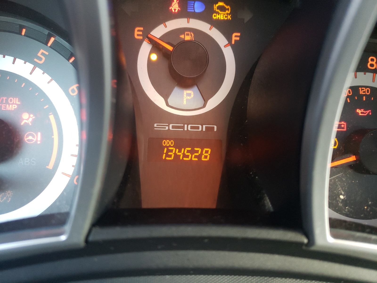 Photo 8 from auction – 2015 TOYOTA SCION TC with VIN JTKJF5C78FJ003975
