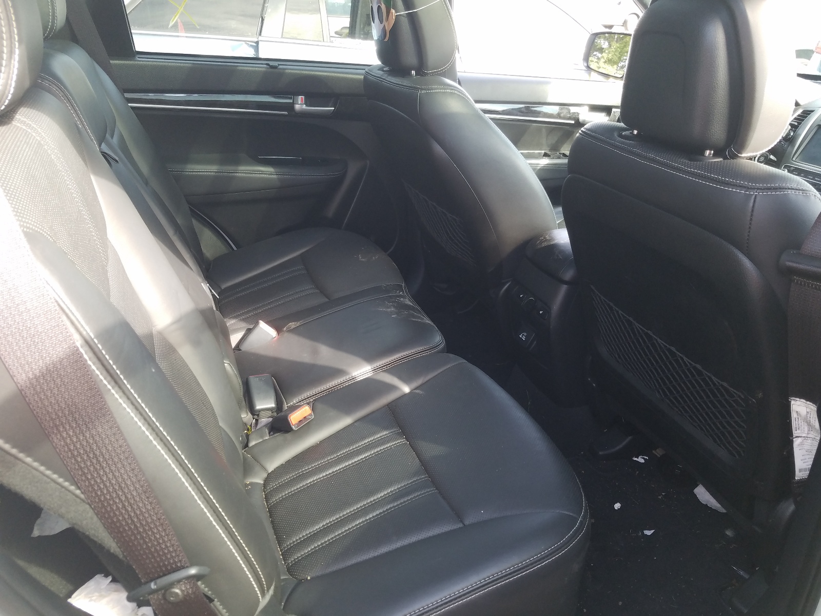 Photo 6 from auction – 2015 KIA SORENTO SX with VIN 5XYKWDA72FG618255
