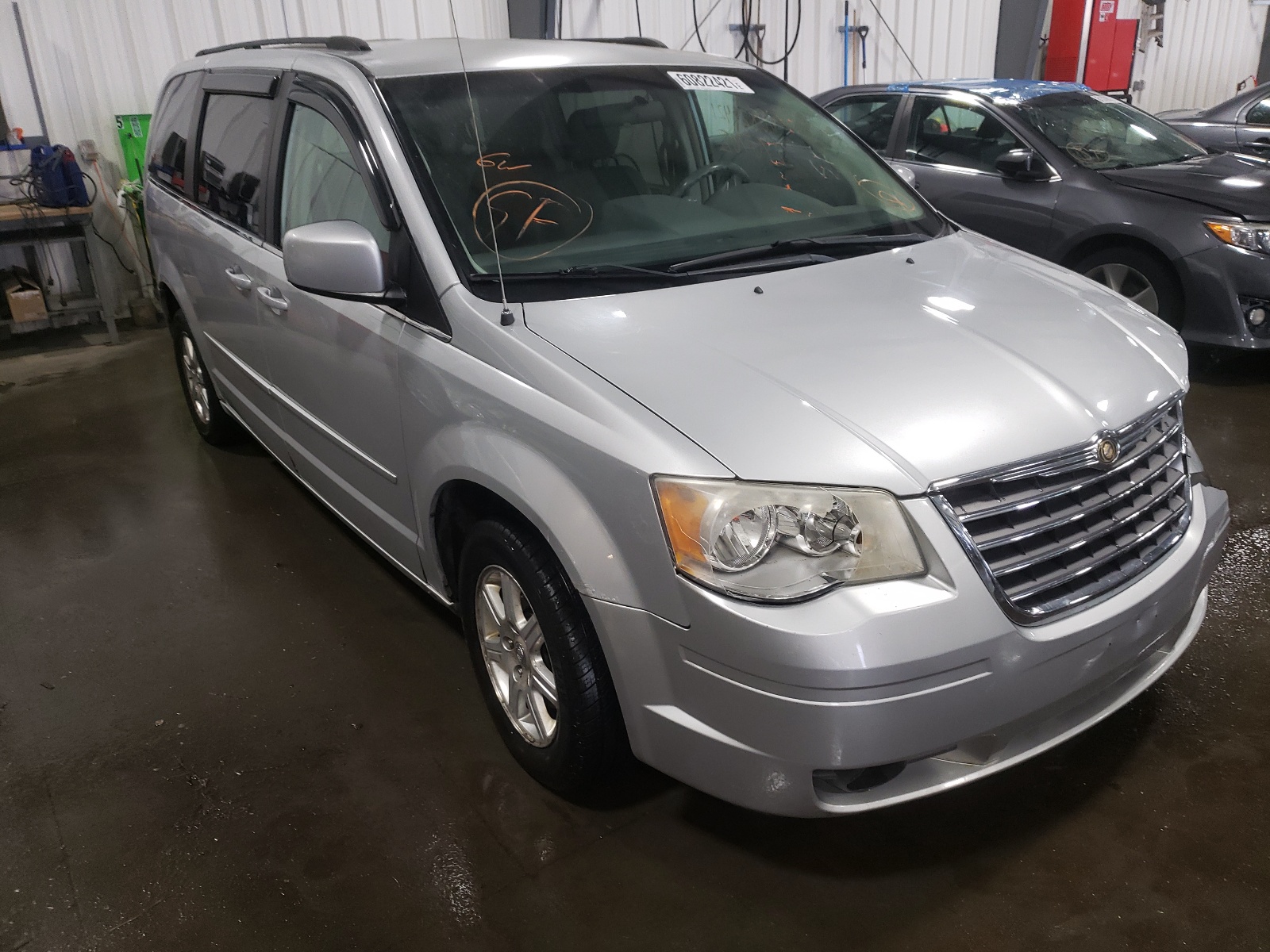 CHRYSLER TOWN & COU 2008 with VIN 2A8HR54P48R128961 - Photo from auction