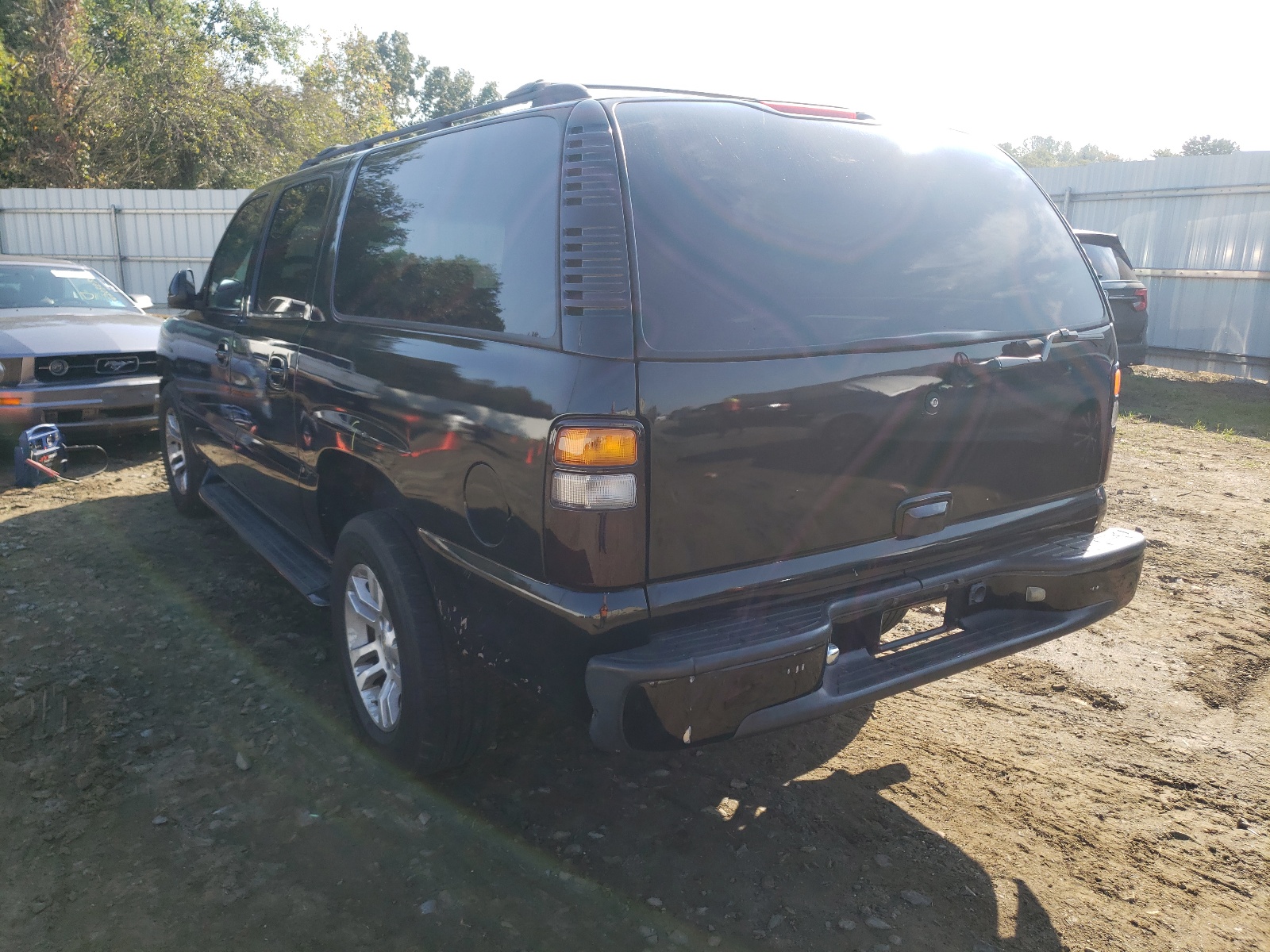 Photo 3 from auction – 2001 CHEVROLET SUBURBAN K with VIN 1GNFK16T41J305211