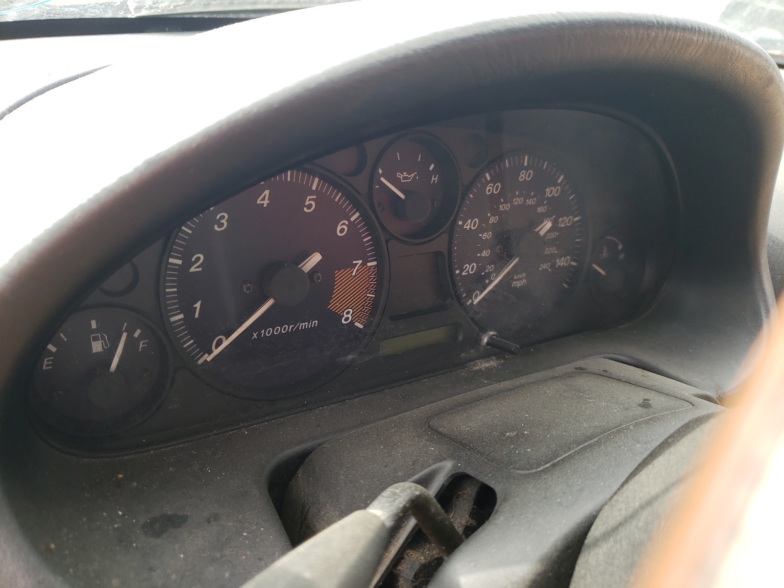 Photo 8 from auction – 1999 MAZDA MX-5 MIATA with VIN JM1NB3535X0100545