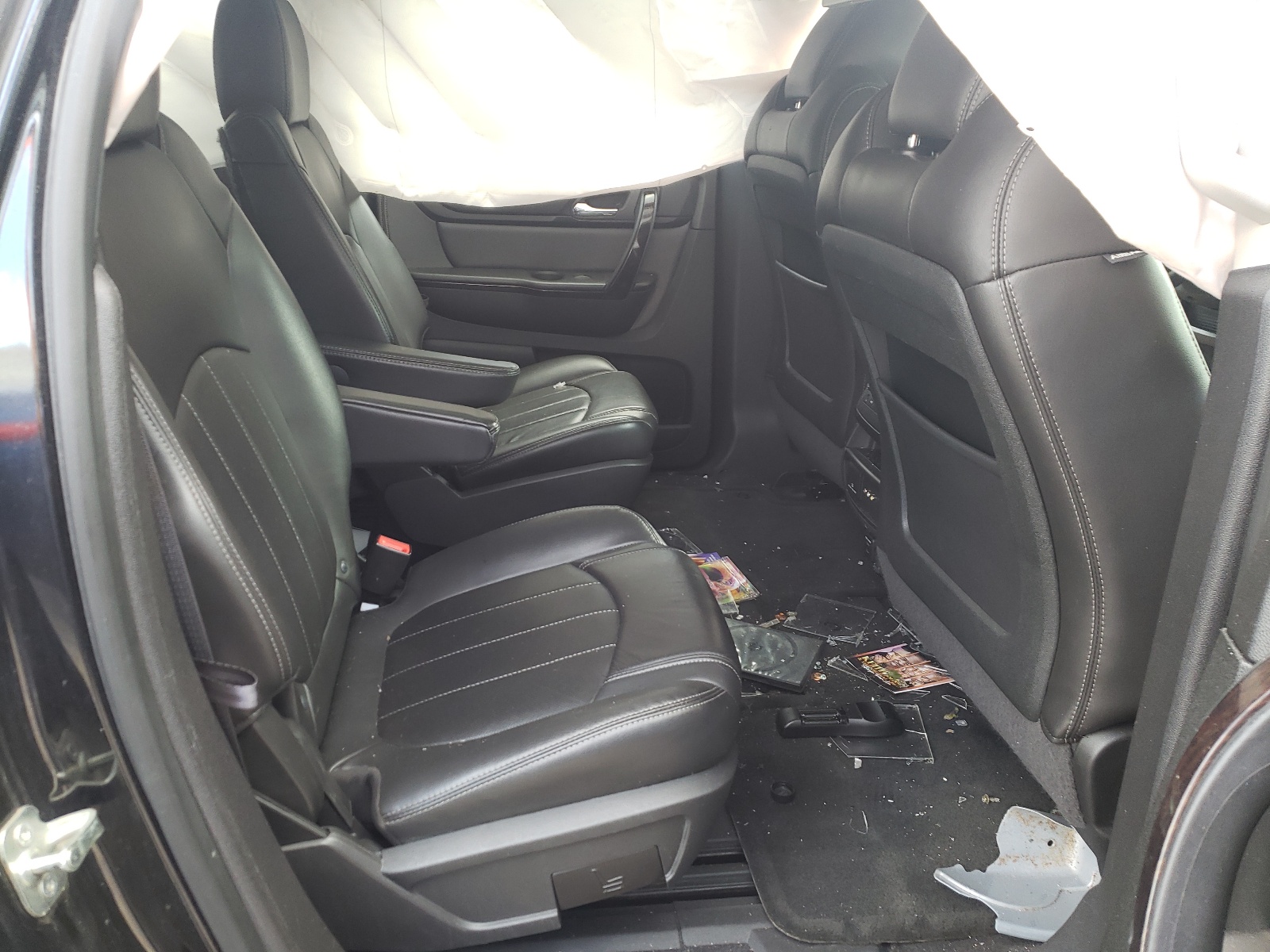 Photo 6 from auction – 2015 CHEVROLET TRAVERSE L with VIN 1GNKRJKD8FJ156219