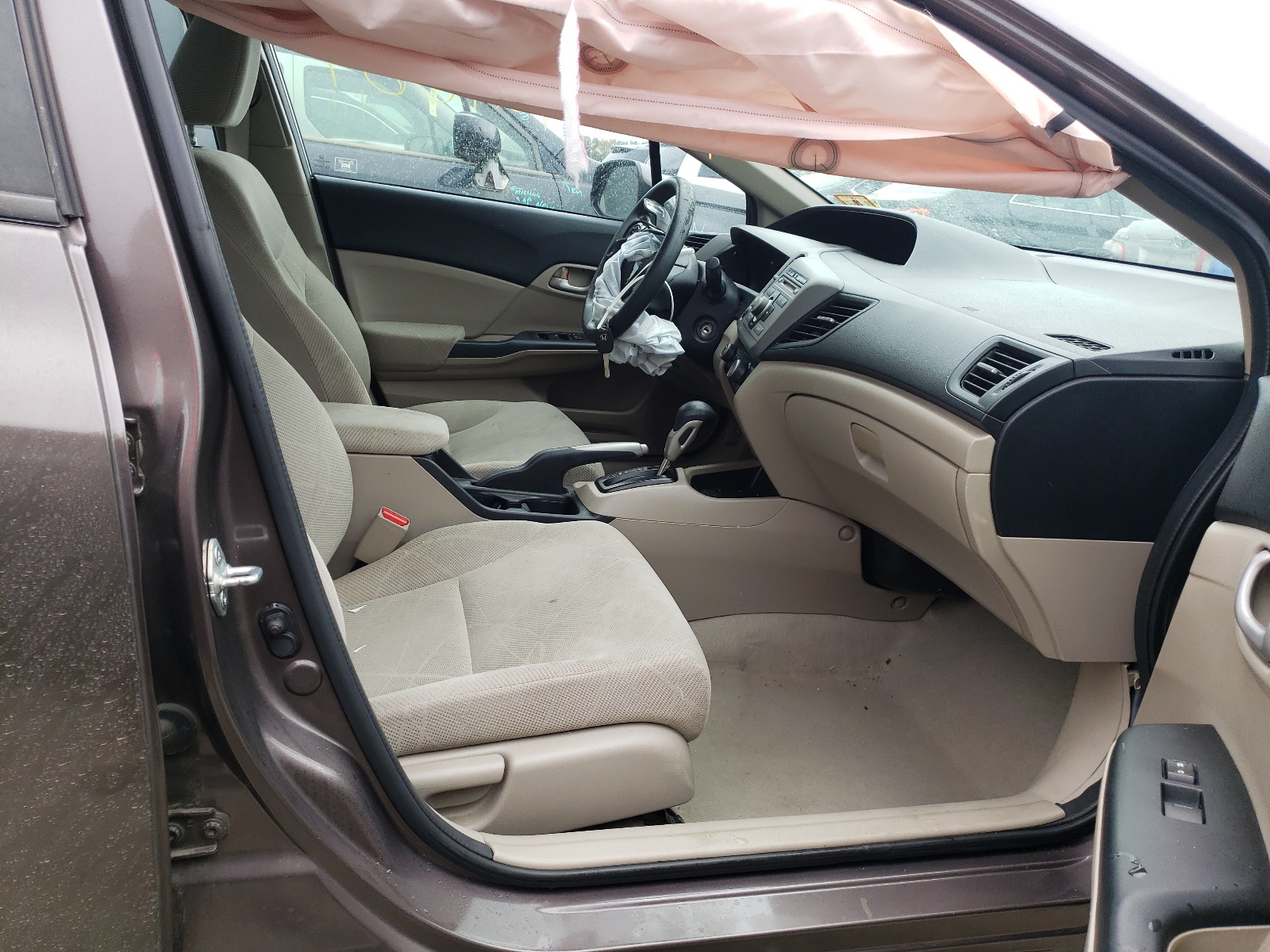 Photo 5 from auction – 2012 HONDA CIVIC LX with VIN 2HGFB2F51CH500110