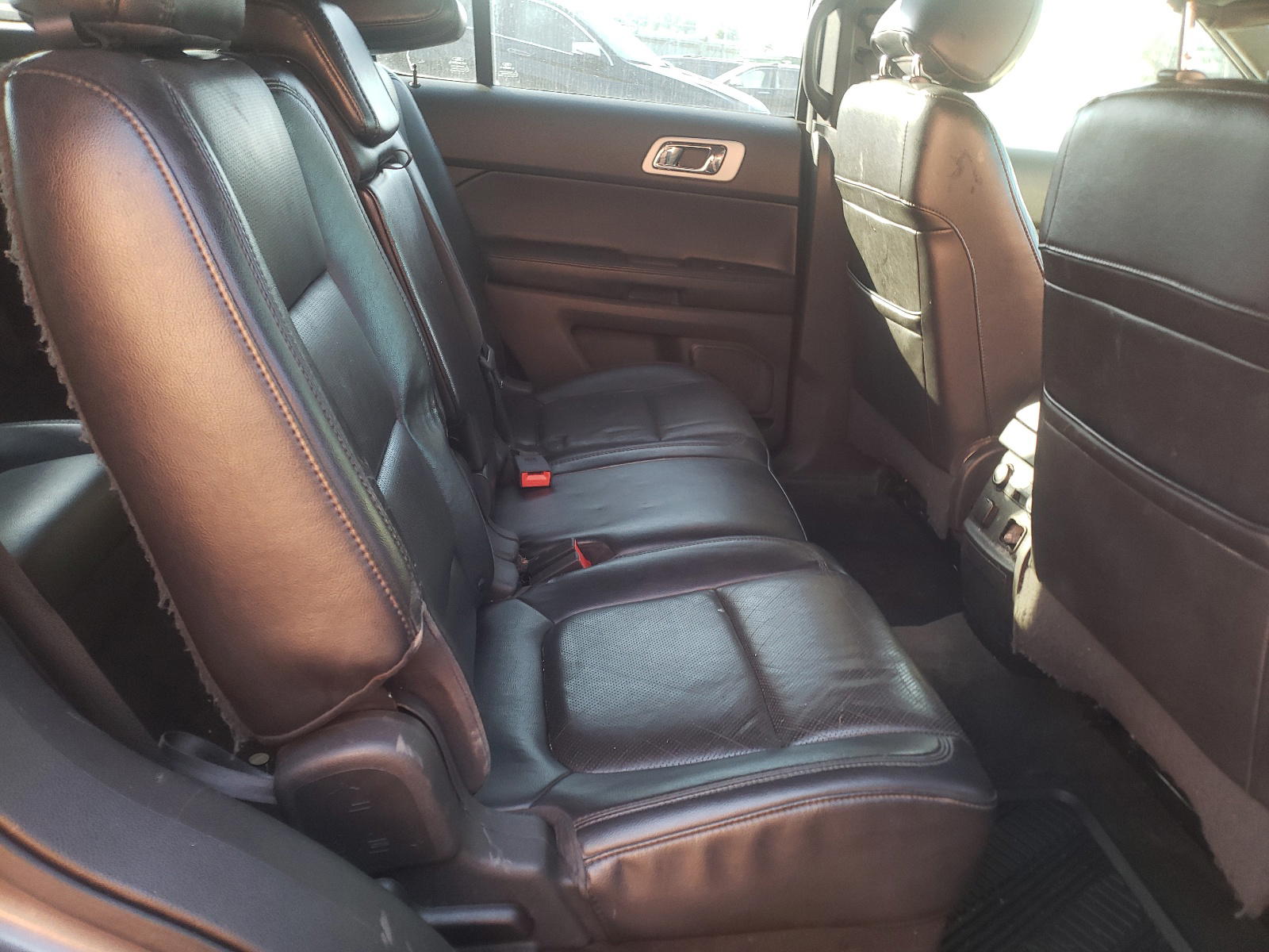 Photo 6 from auction – 2011 FORD EXPLORER L with VIN 1FMHK8F84BGA29578