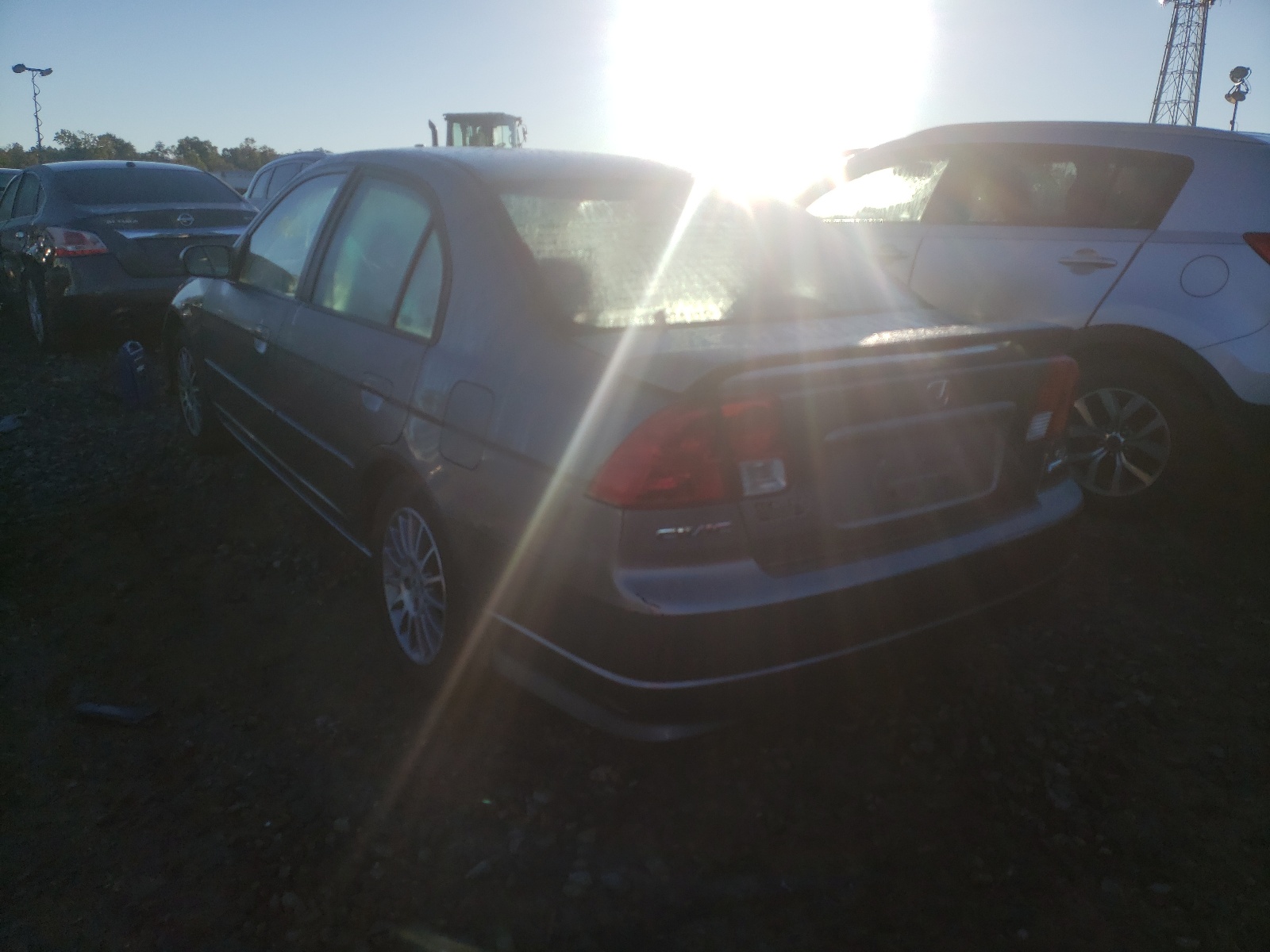 Photo 3 from auction – 2005 HONDA CIVIC EX with VIN 2HGES267X5H568213