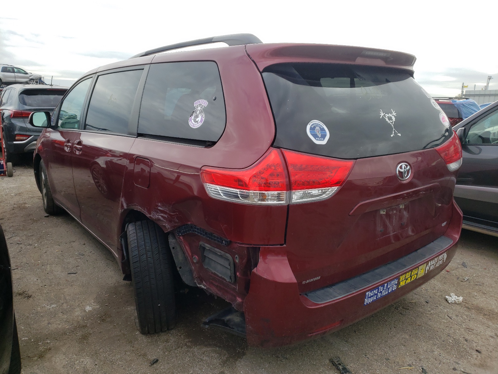 Photo 3 from auction – 2014 TOYOTA SIENNA LE with VIN 5TDKK3DC2ES406505