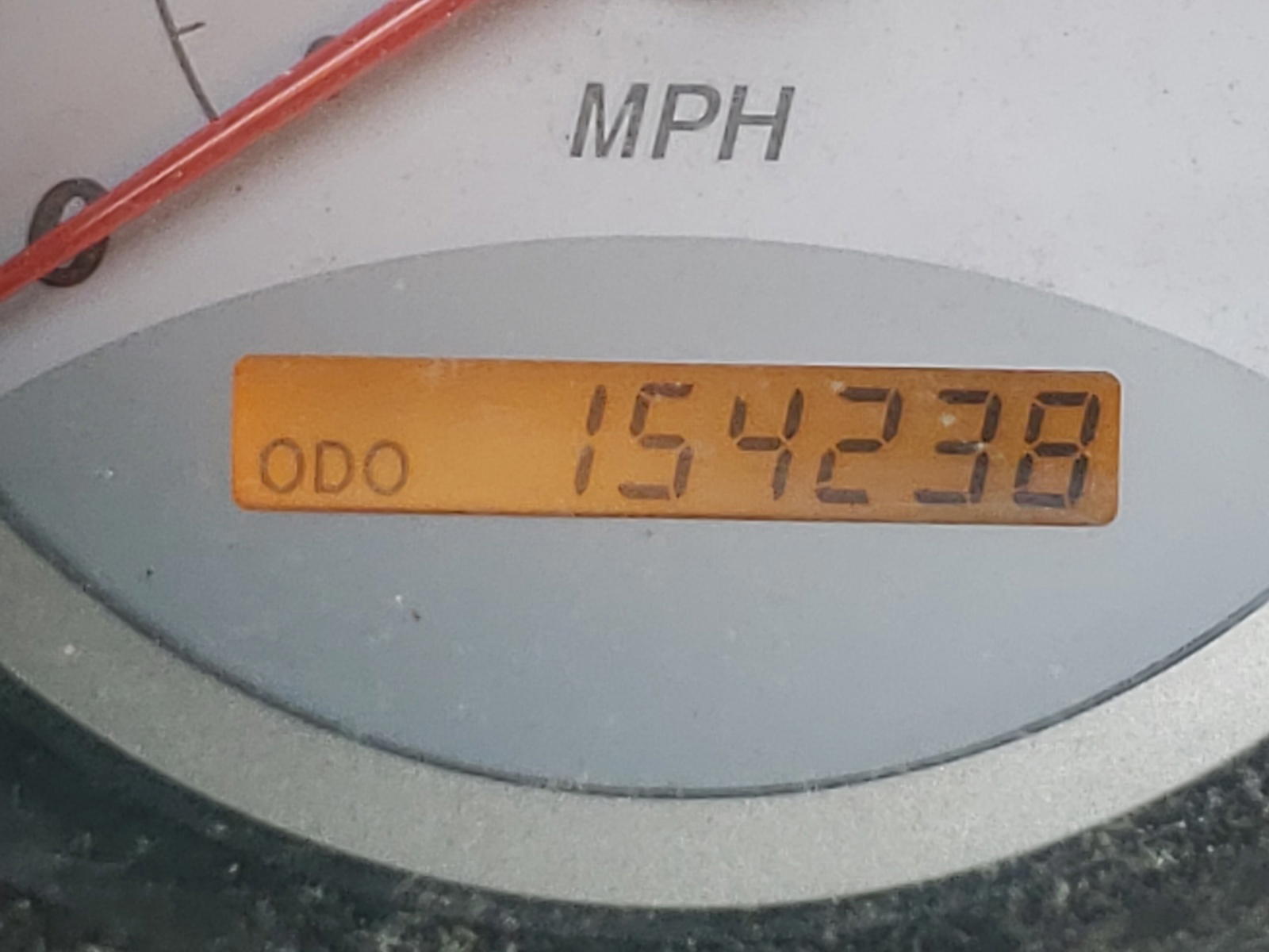 Photo 8 from auction – 2004 TOYOTA RAV4 with VIN JTEHD20V346003021